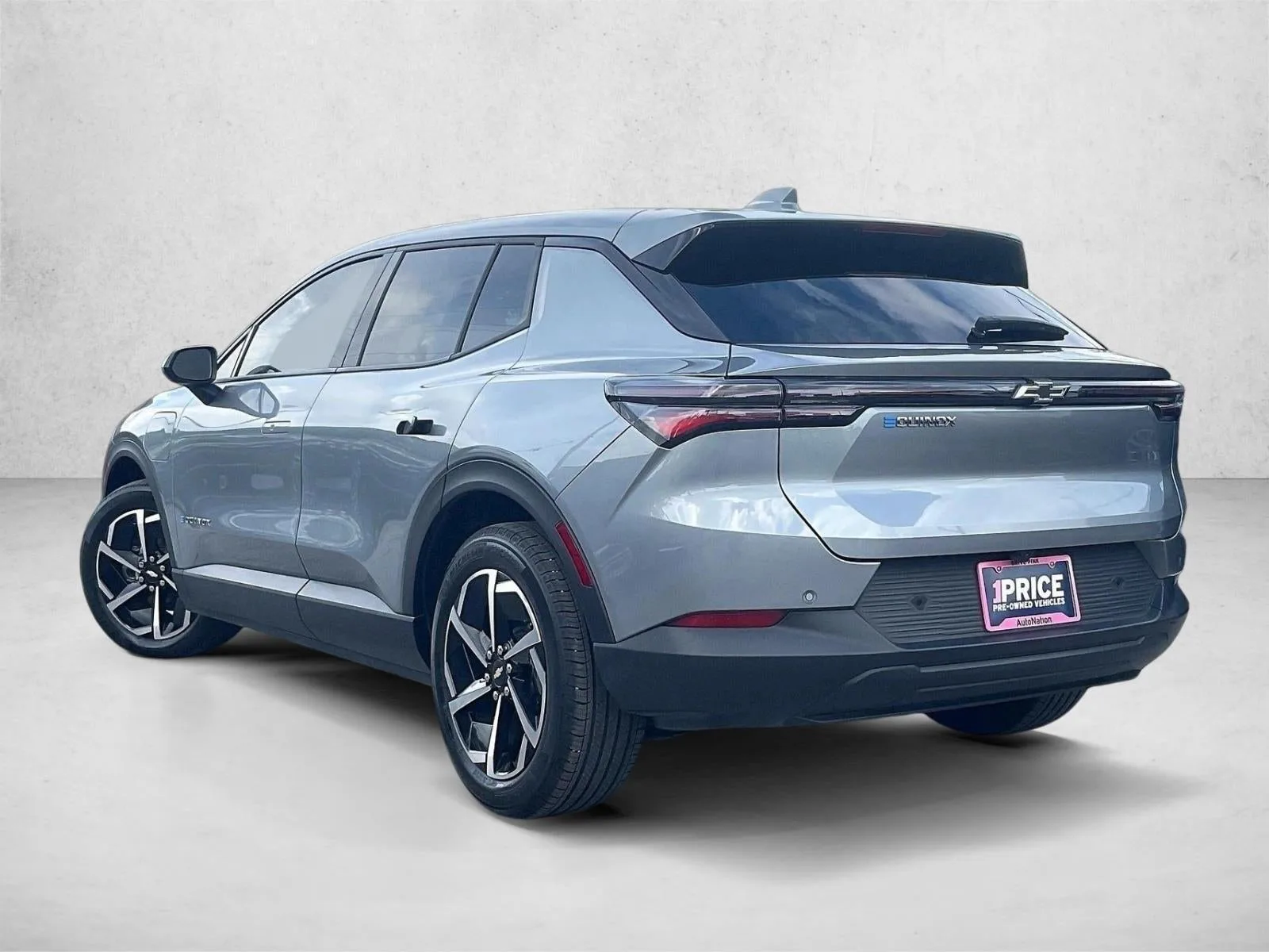 2025 Chevrolet Equinox EV LT photo 12