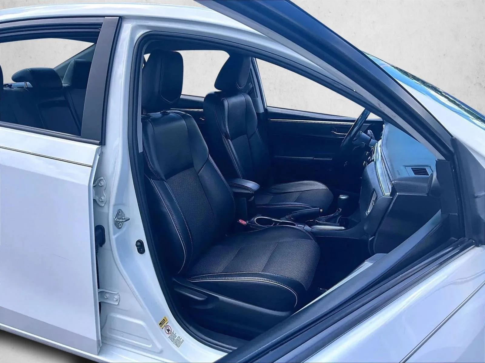 2016 Toyota Corolla S photo 9