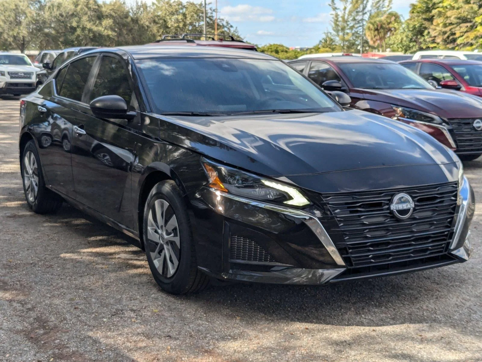 2025 Nissan Altima S FWD photo 6