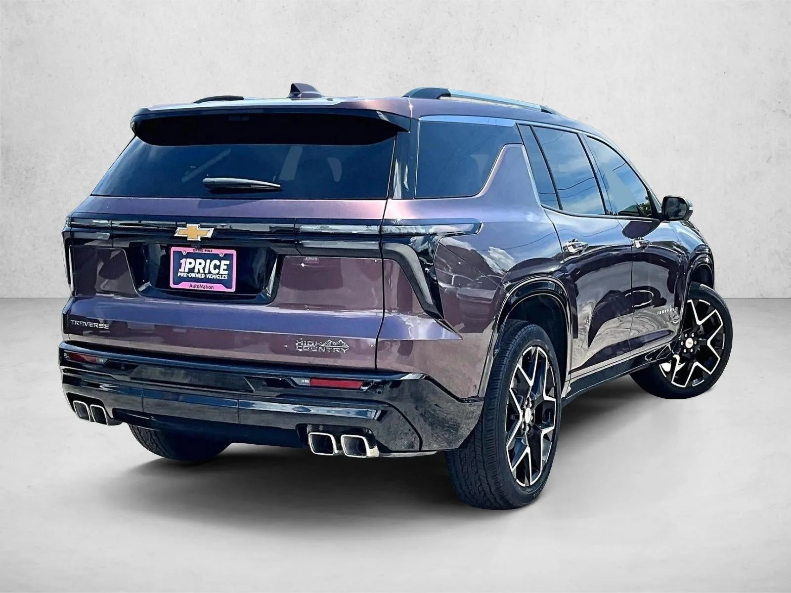 2026 Chevrolet Traverse High Country photo 2