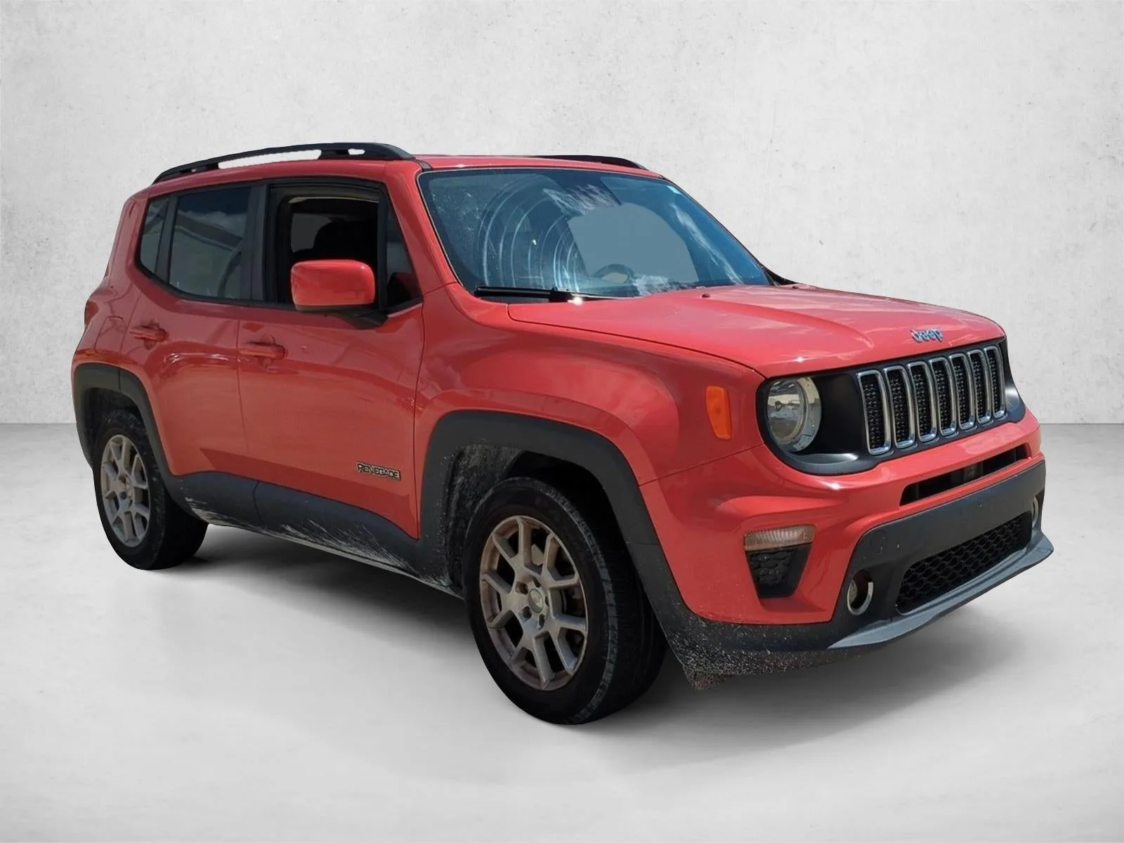 2019 Jeep Renegade Latitude FWD photo 3