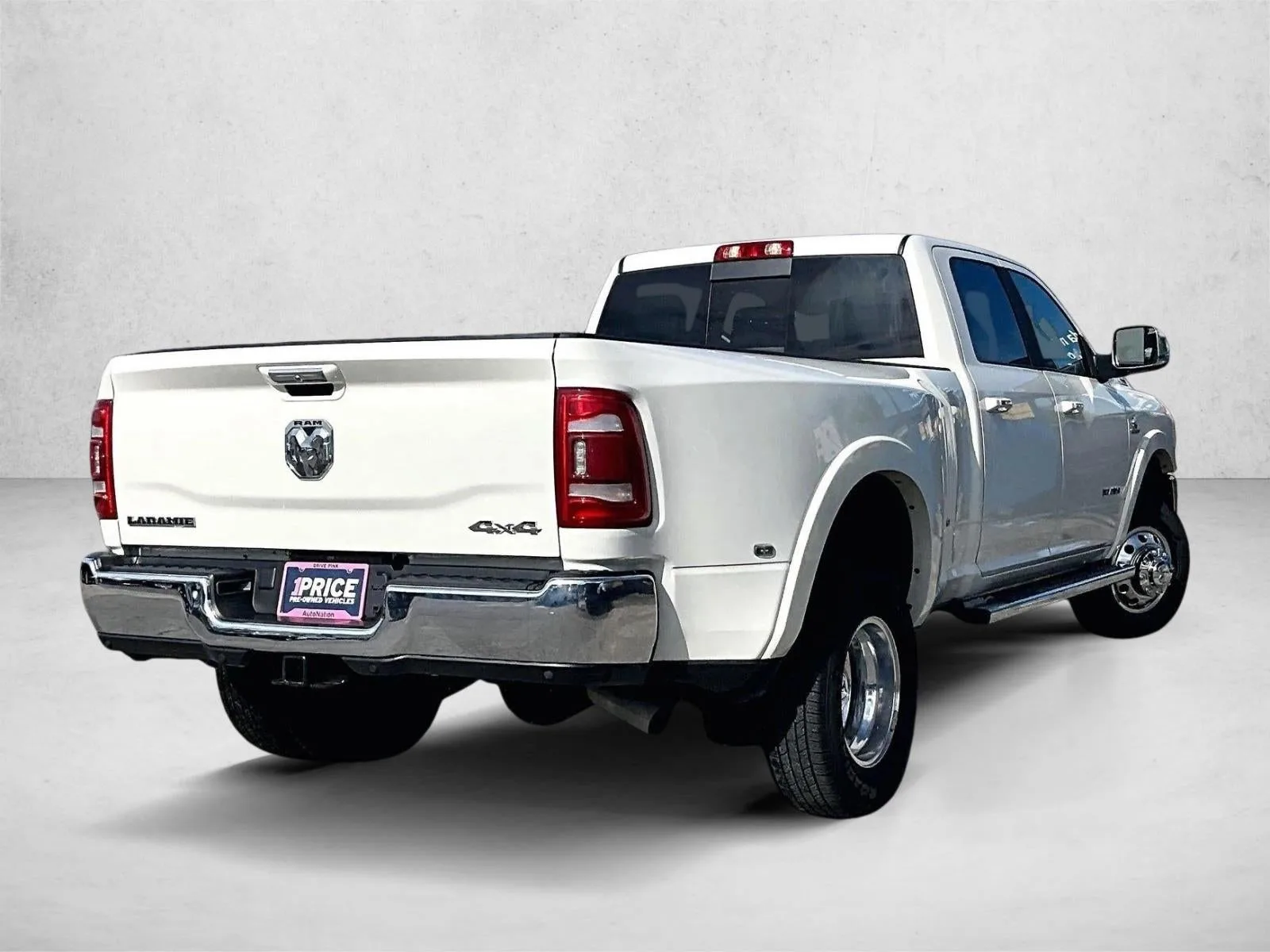 2022 RAM 3500 Laramie photo 2