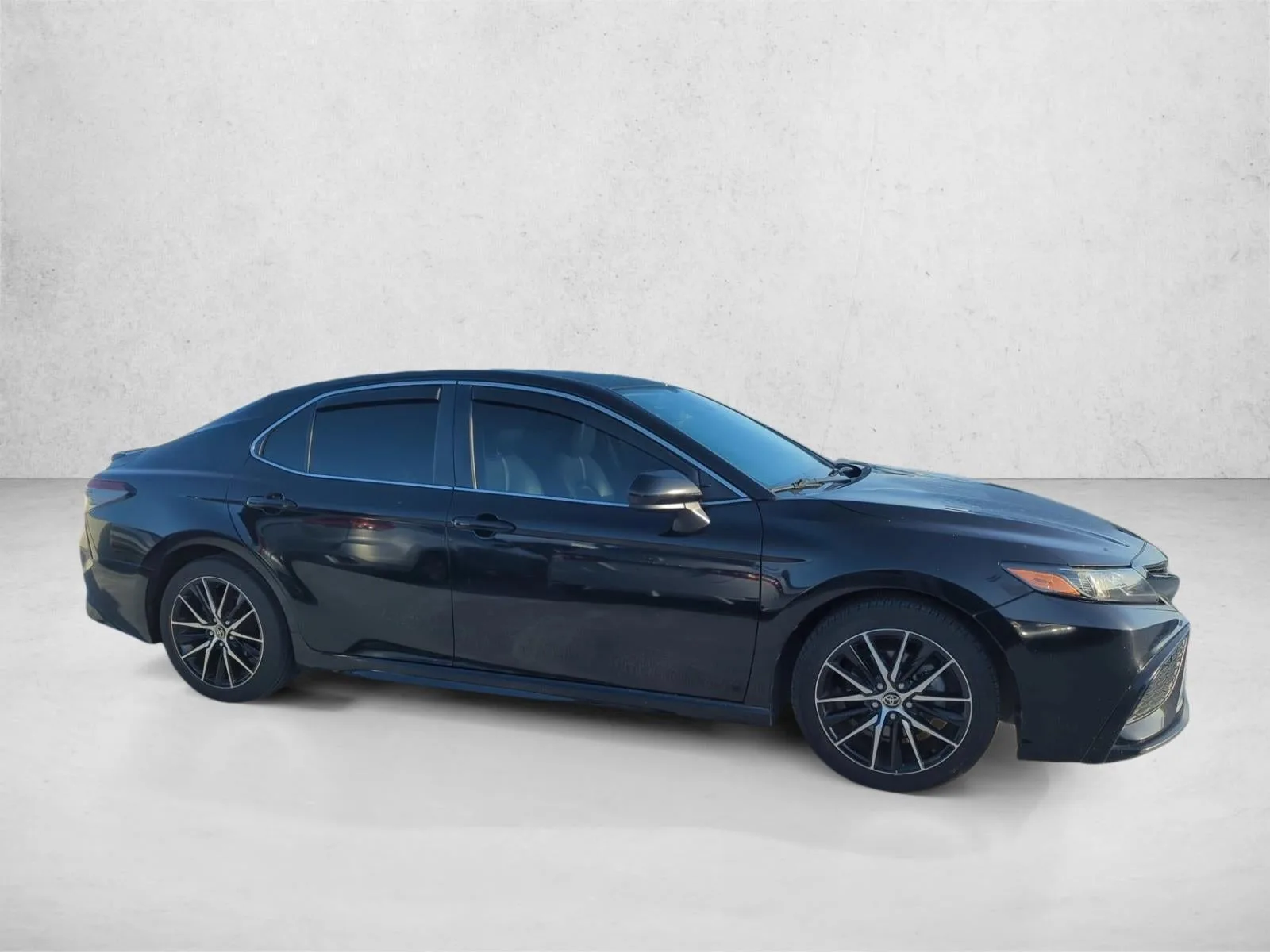 2021 Toyota Camry SE Auto (SE) photo 5