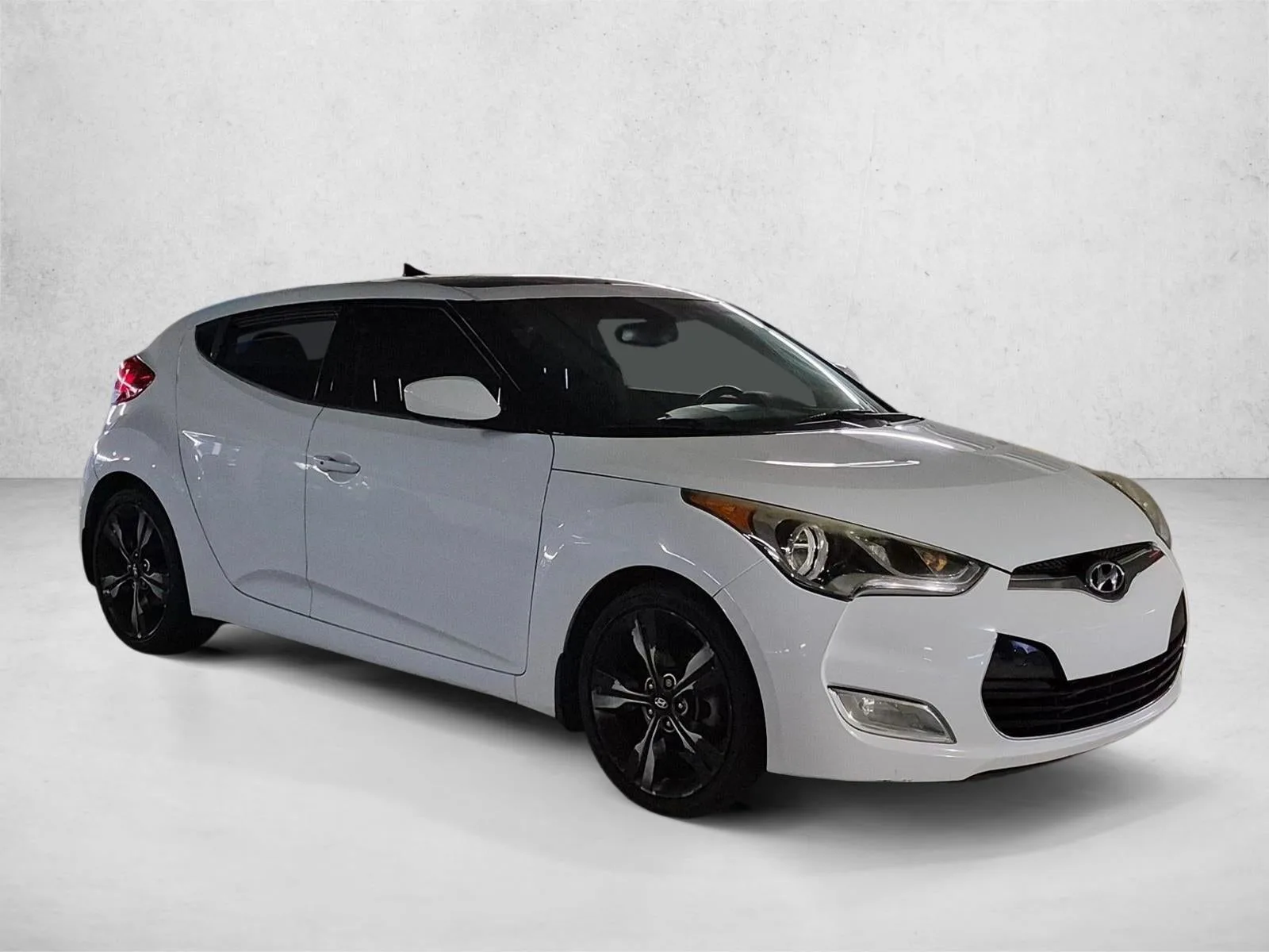 2017 Hyundai Veloster Value Edition photo 3