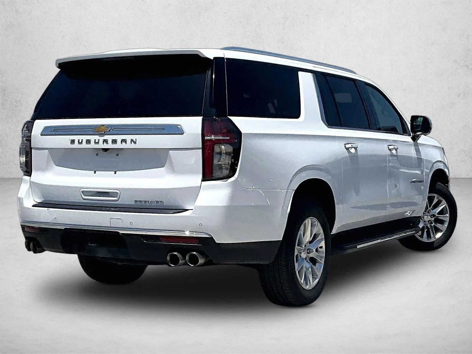 2023 Chevrolet Suburban Premier photo 2