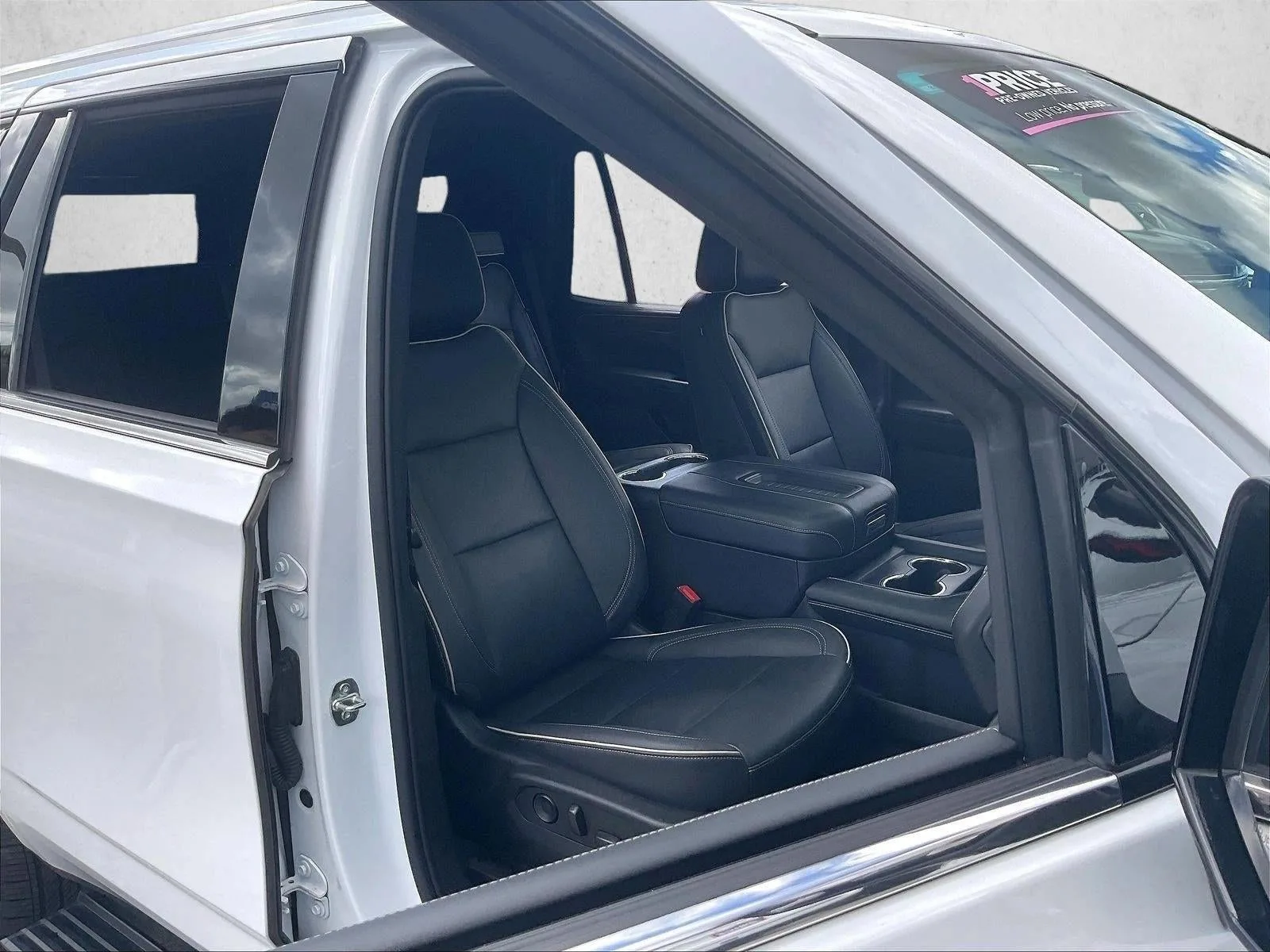 2023 Chevrolet Tahoe Premier photo 9