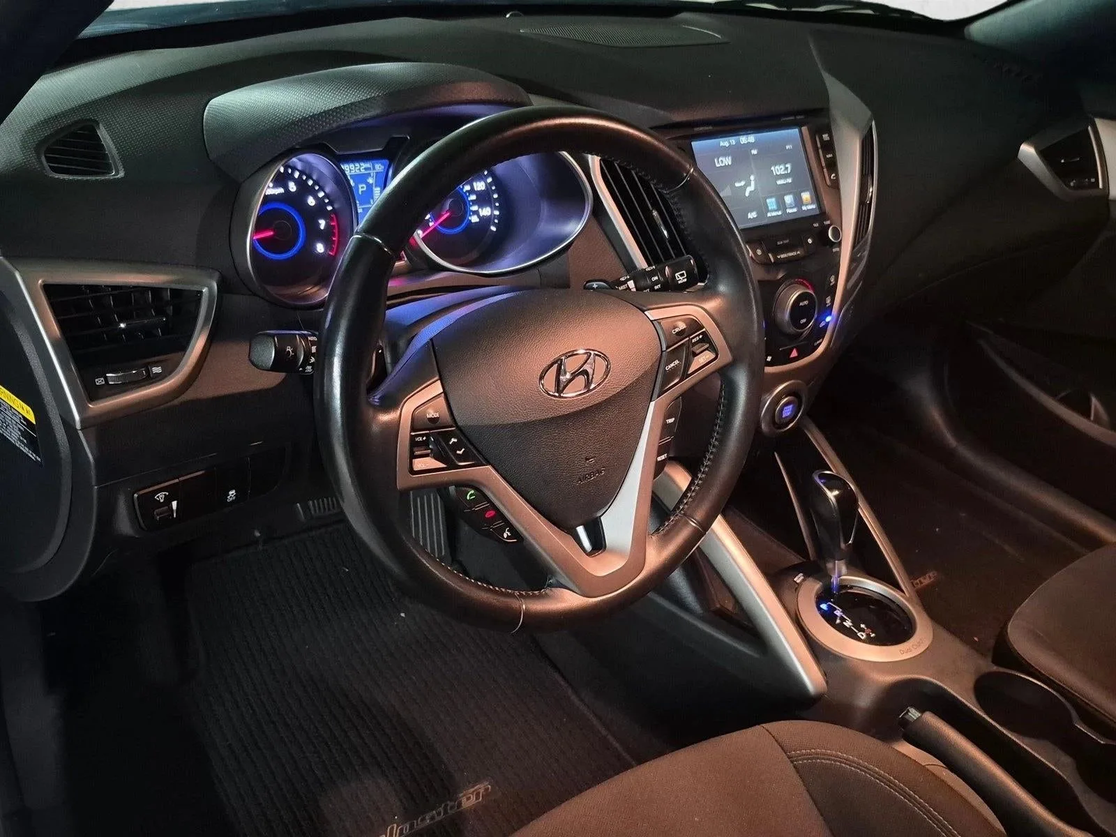 2017 Hyundai Veloster Value Edition photo 10