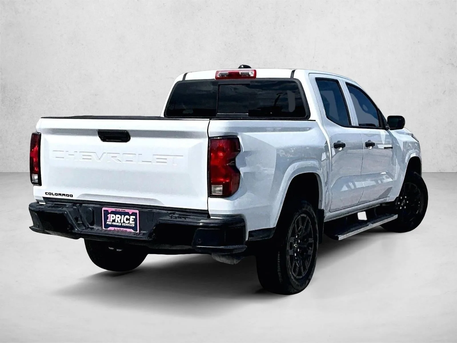 2025 Chevrolet Colorado WT/LT photo 2