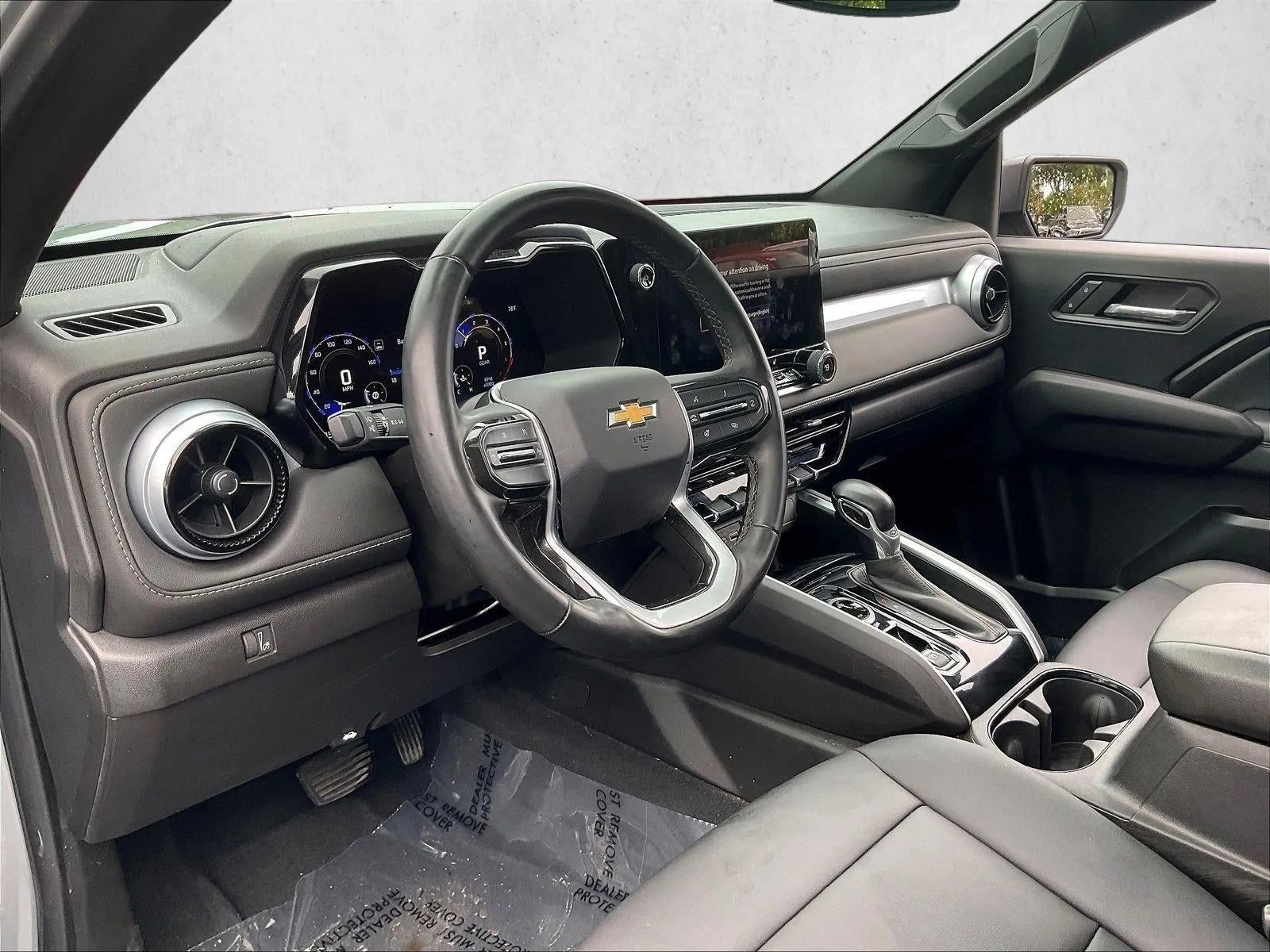 2024 Chevrolet Colorado LT photo 11