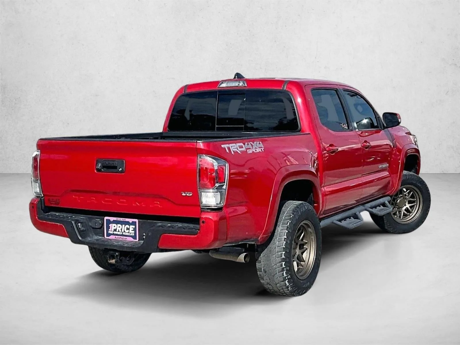 2022 Toyota Tacoma TRD Sport photo 2