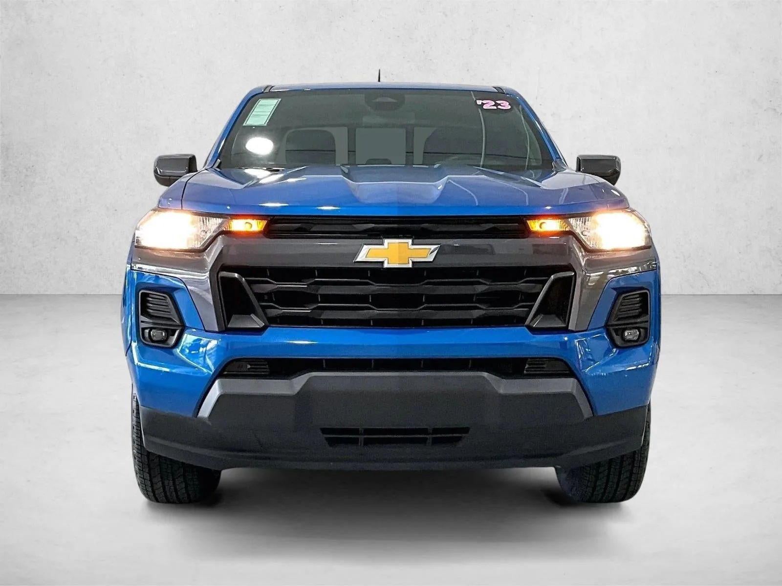 2023 Chevrolet Colorado LT photo 3