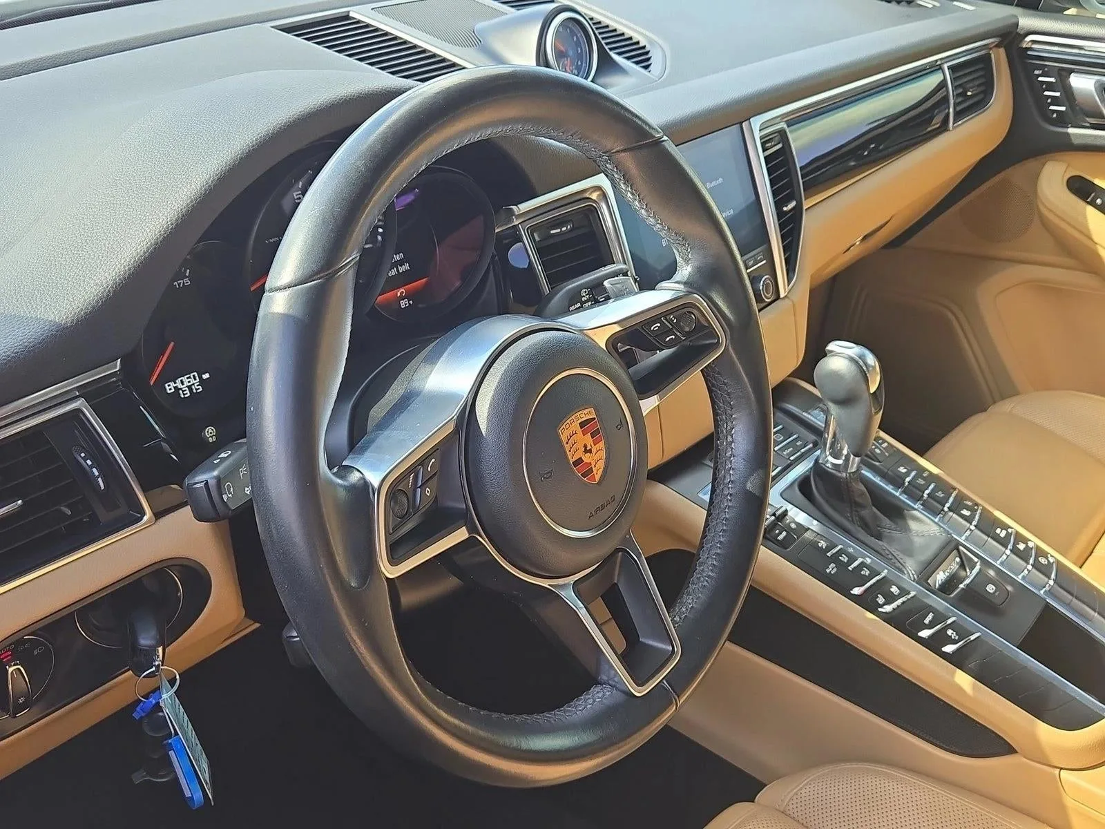 2018 Porsche Macan AWD photo 9