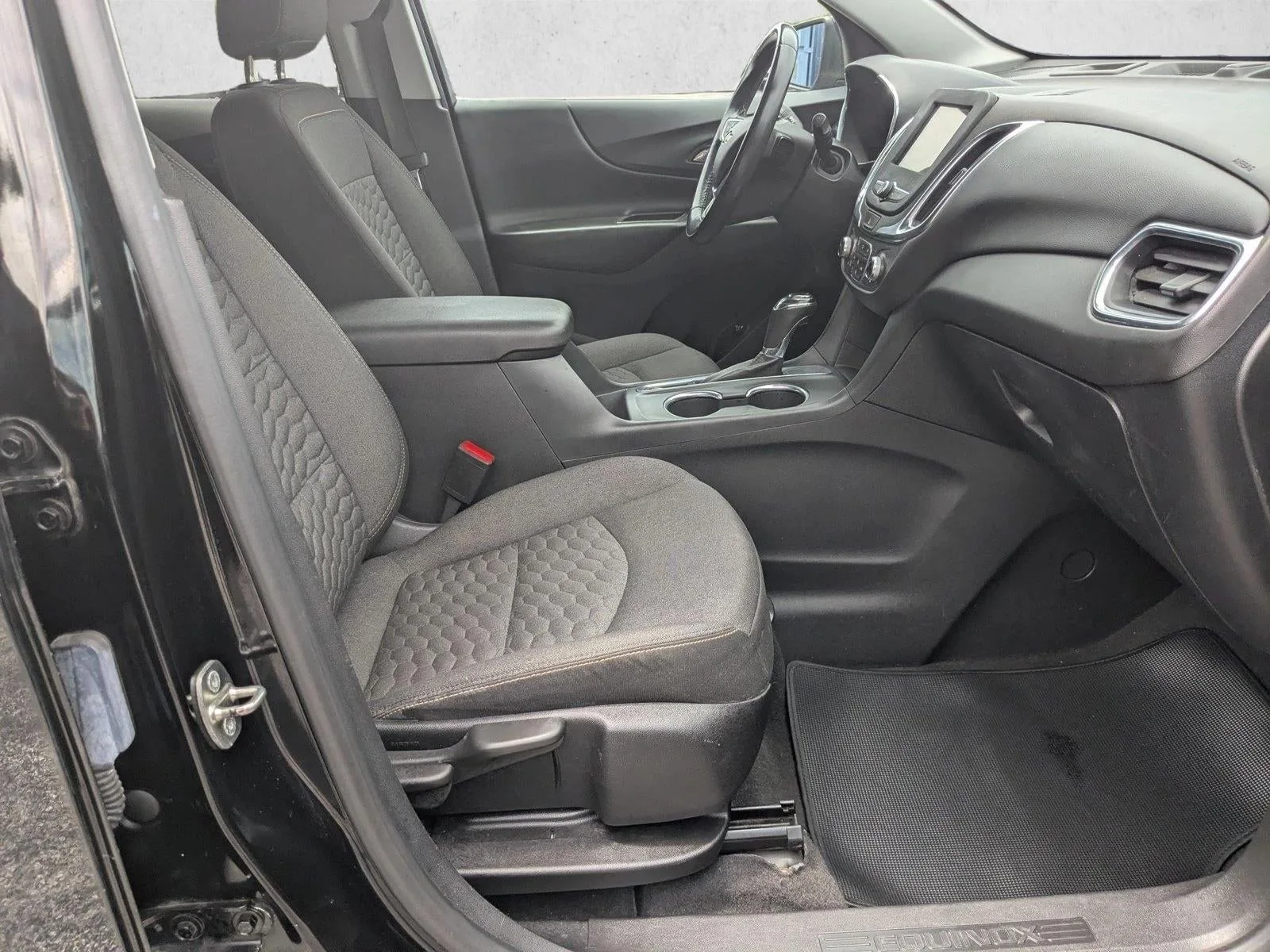 2019 Chevrolet Equinox LT photo 12