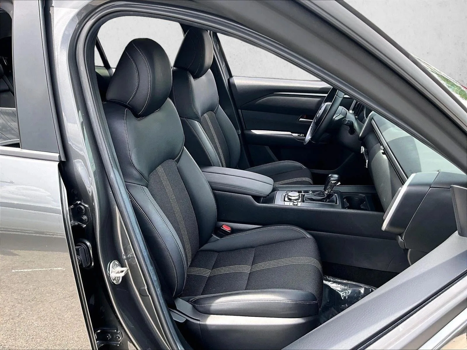 2024 Mazda CX-50 2.5 S Preferred Package photo 9