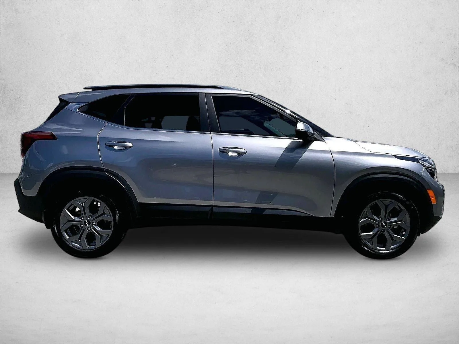 2024 Kia Seltos S photo 5