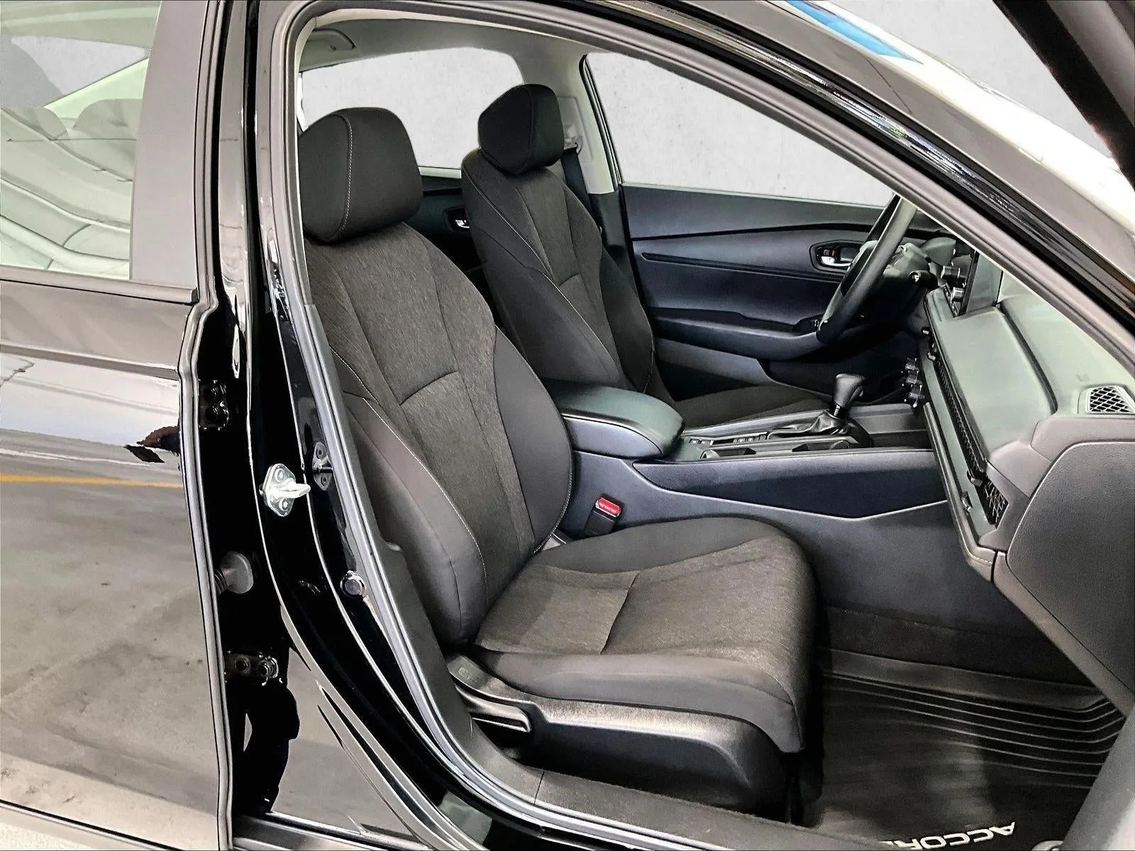 2025 Honda Accord Sedan LX CVT photo 9