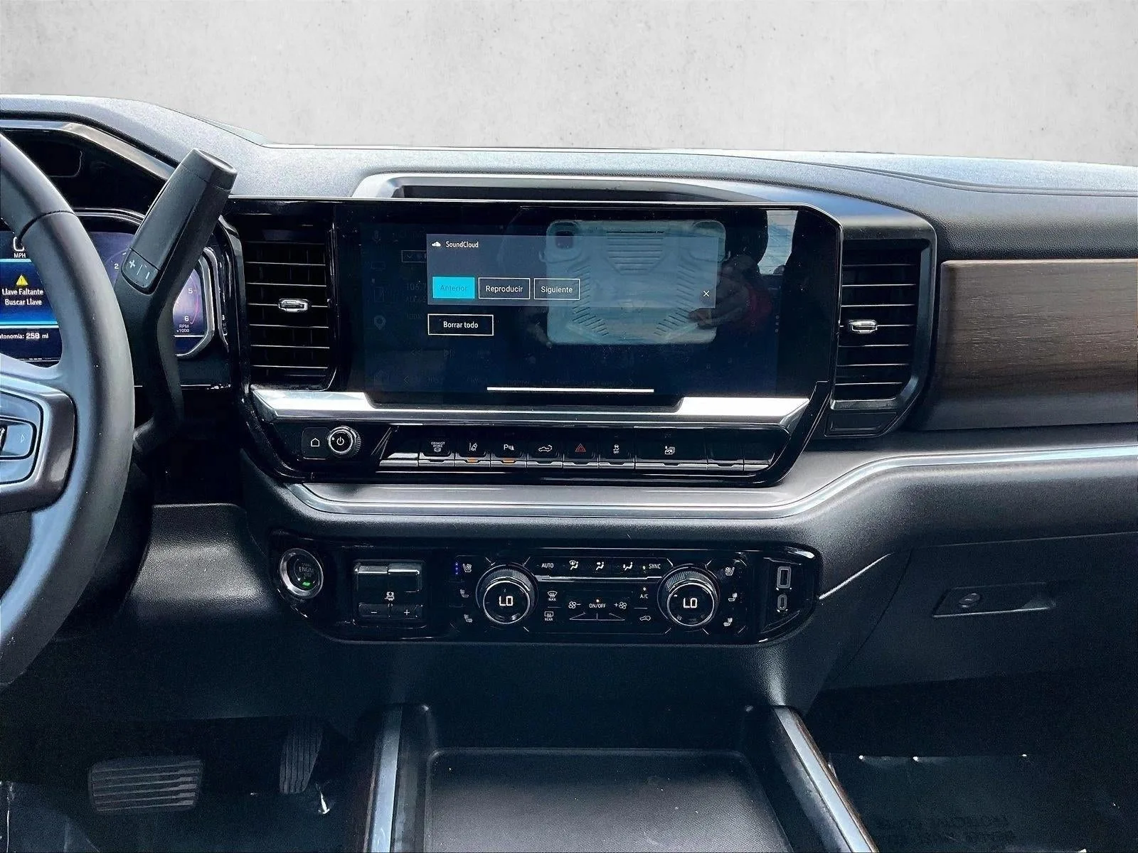 2025 Chevrolet Silverado 2500 HD High Country photo 8