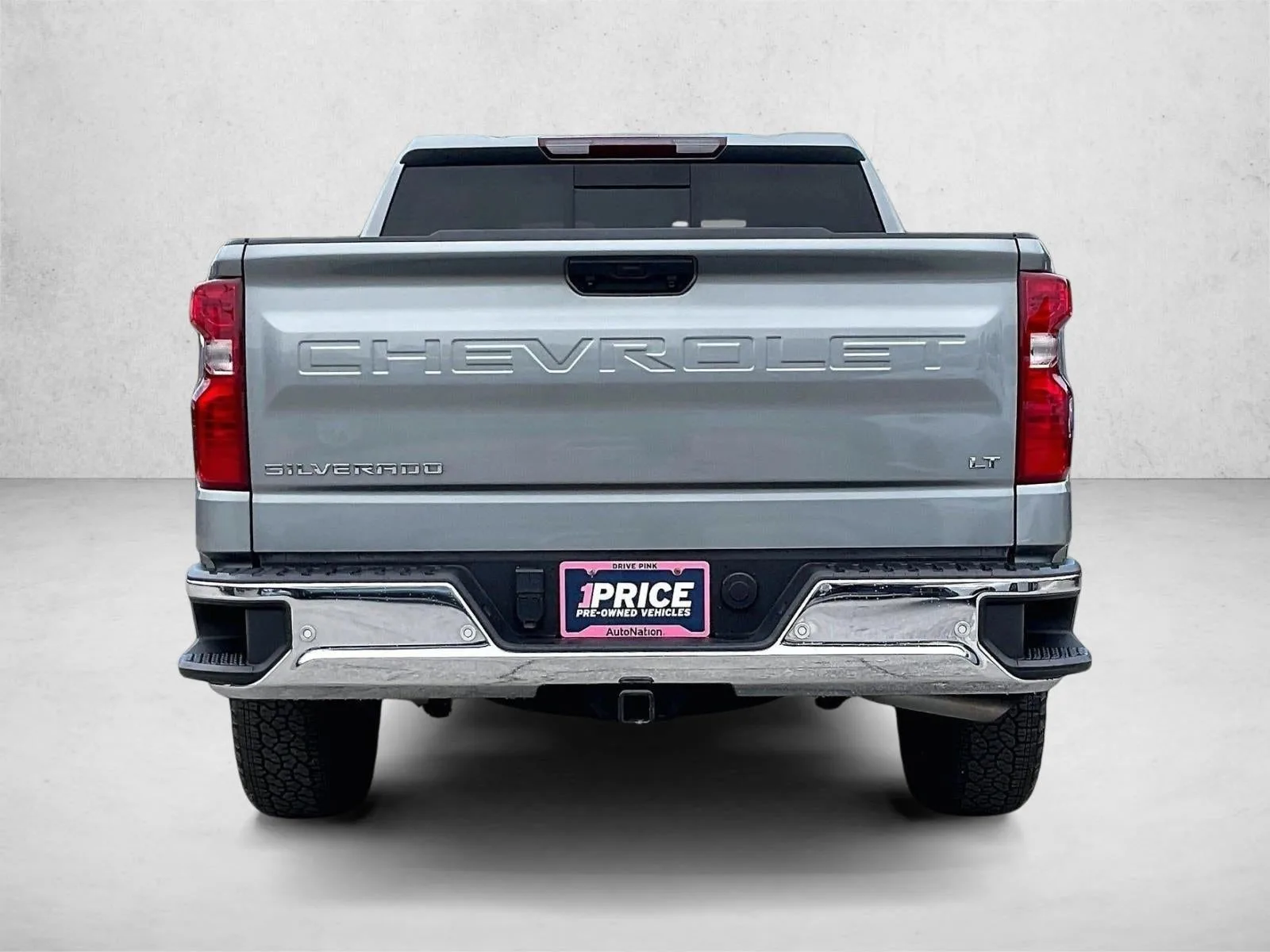 2025 Chevrolet Silverado 1500 LT photo 4