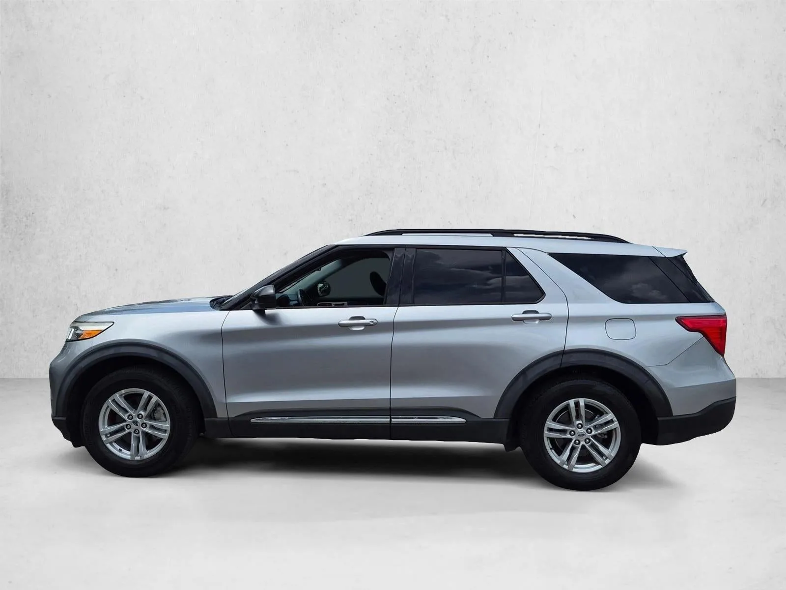 2021 Ford Explorer XLT RWD photo 8