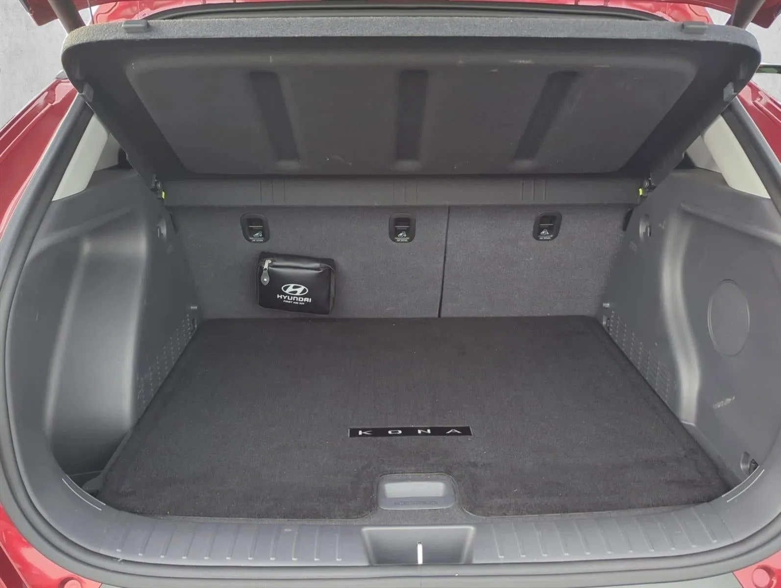 2024 Hyundai KONA Limited FWD photo 5