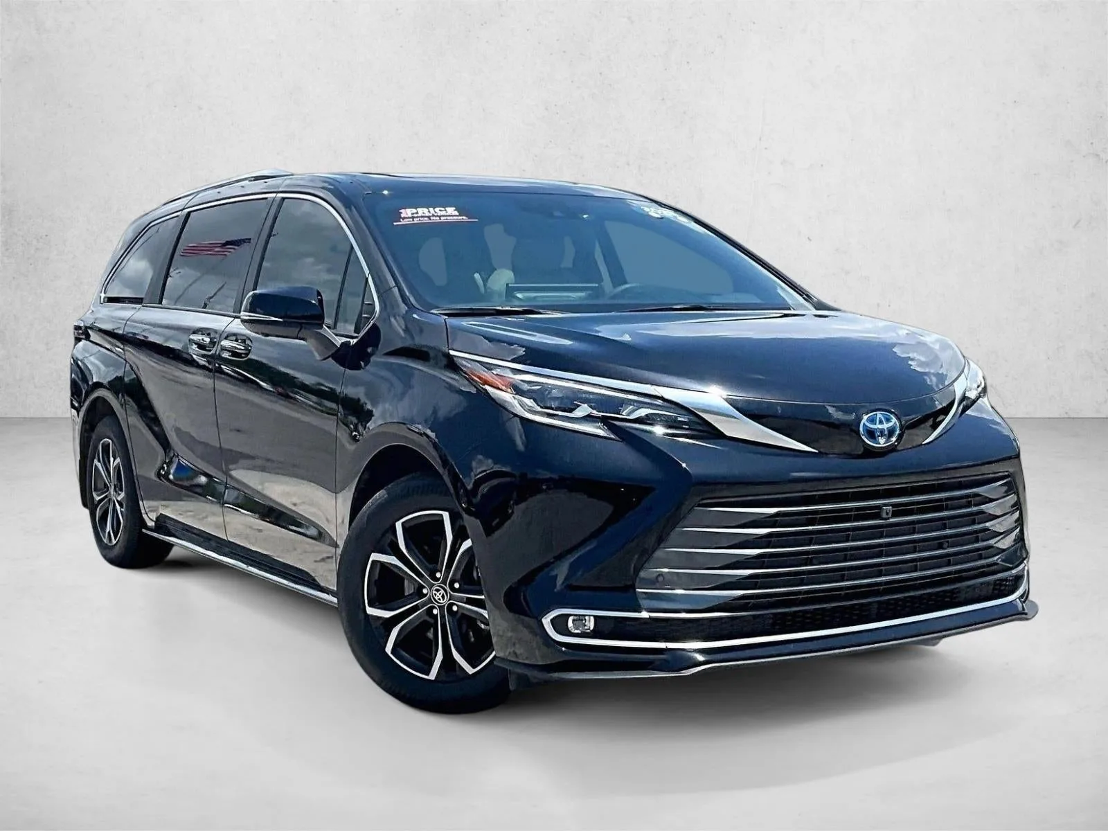 2025 Toyota Sienna Platinum photo 10