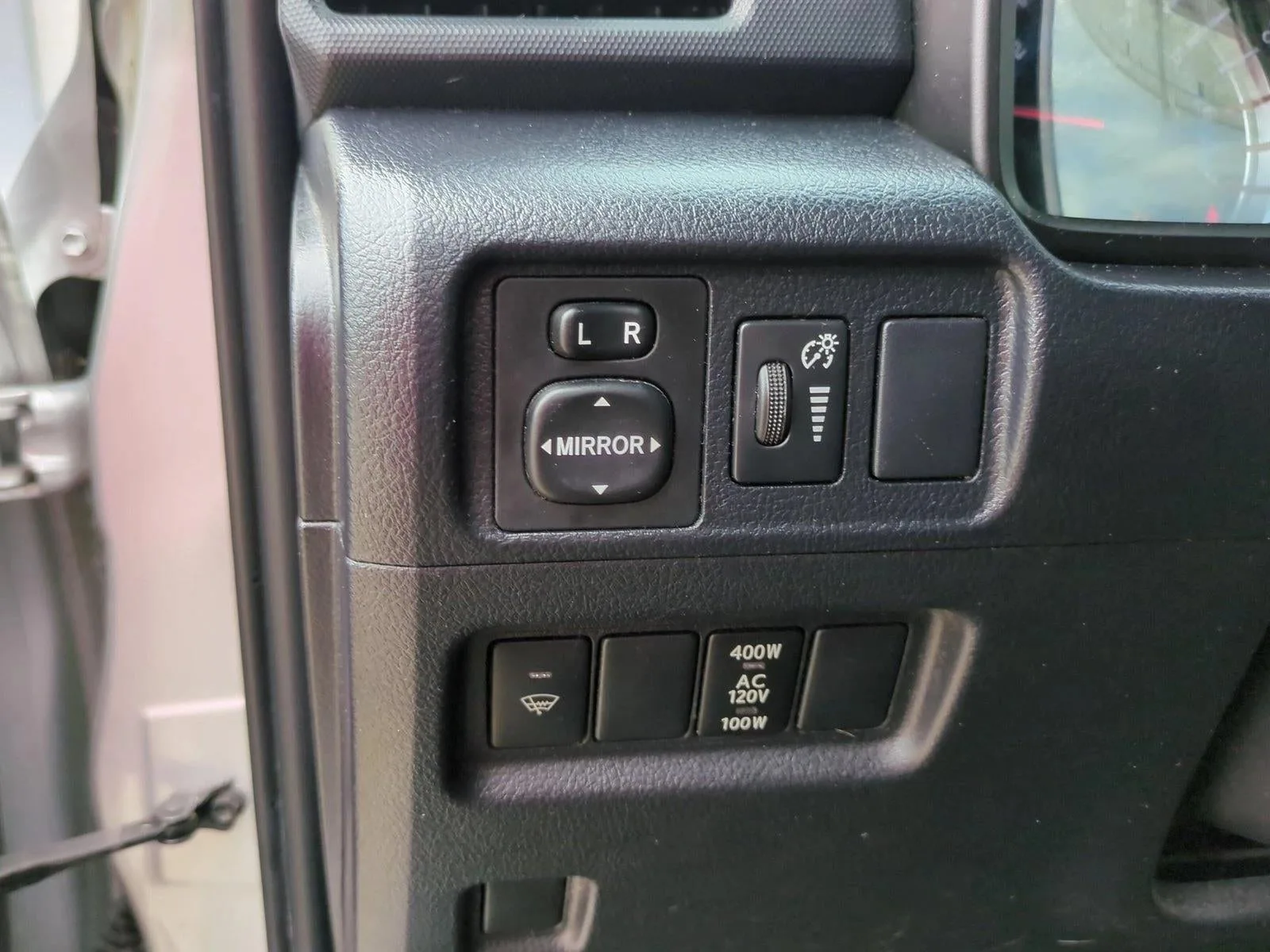 2018 Toyota 4Runner SR5 Premium 4WD (Natl) photo 8