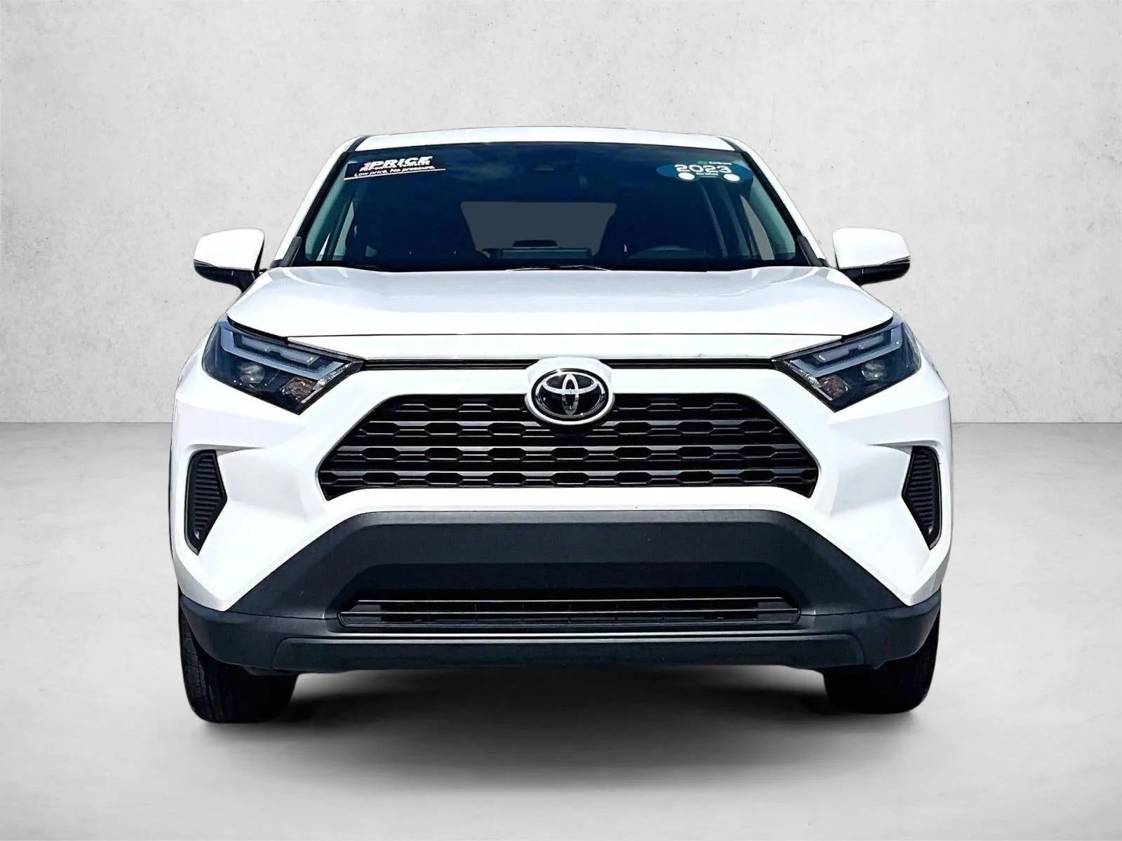 2023 Toyota RAV4 LE photo 3