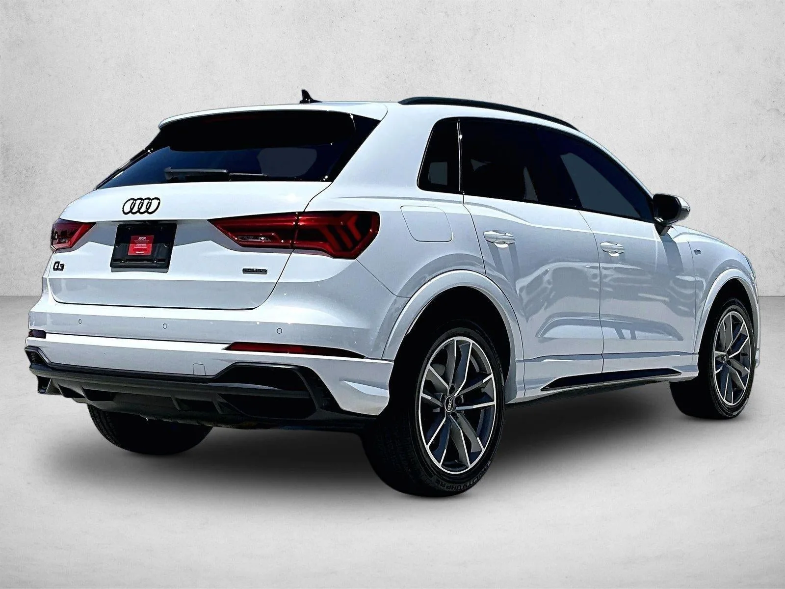 2022 Audi Q3 S line Premium 45 TFSI quattro photo 2