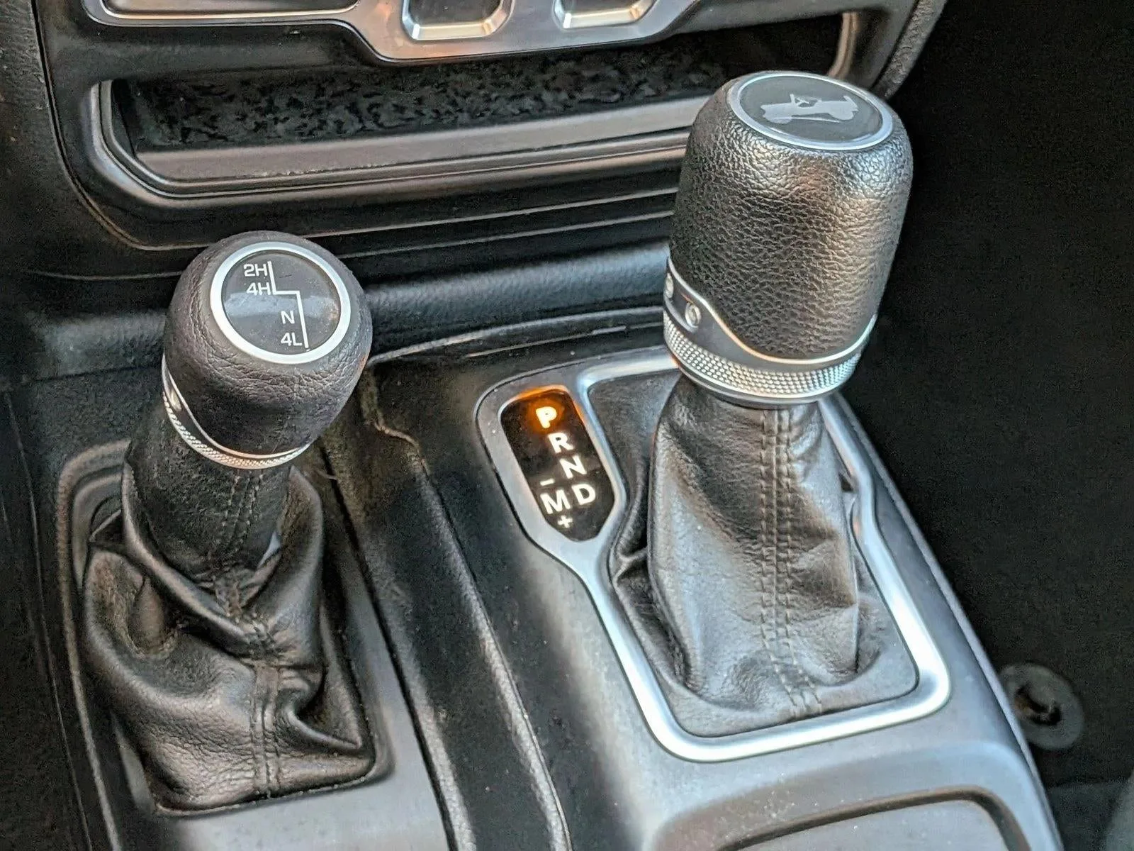 2020 Jeep Wrangler Sport S 4x4 photo 12