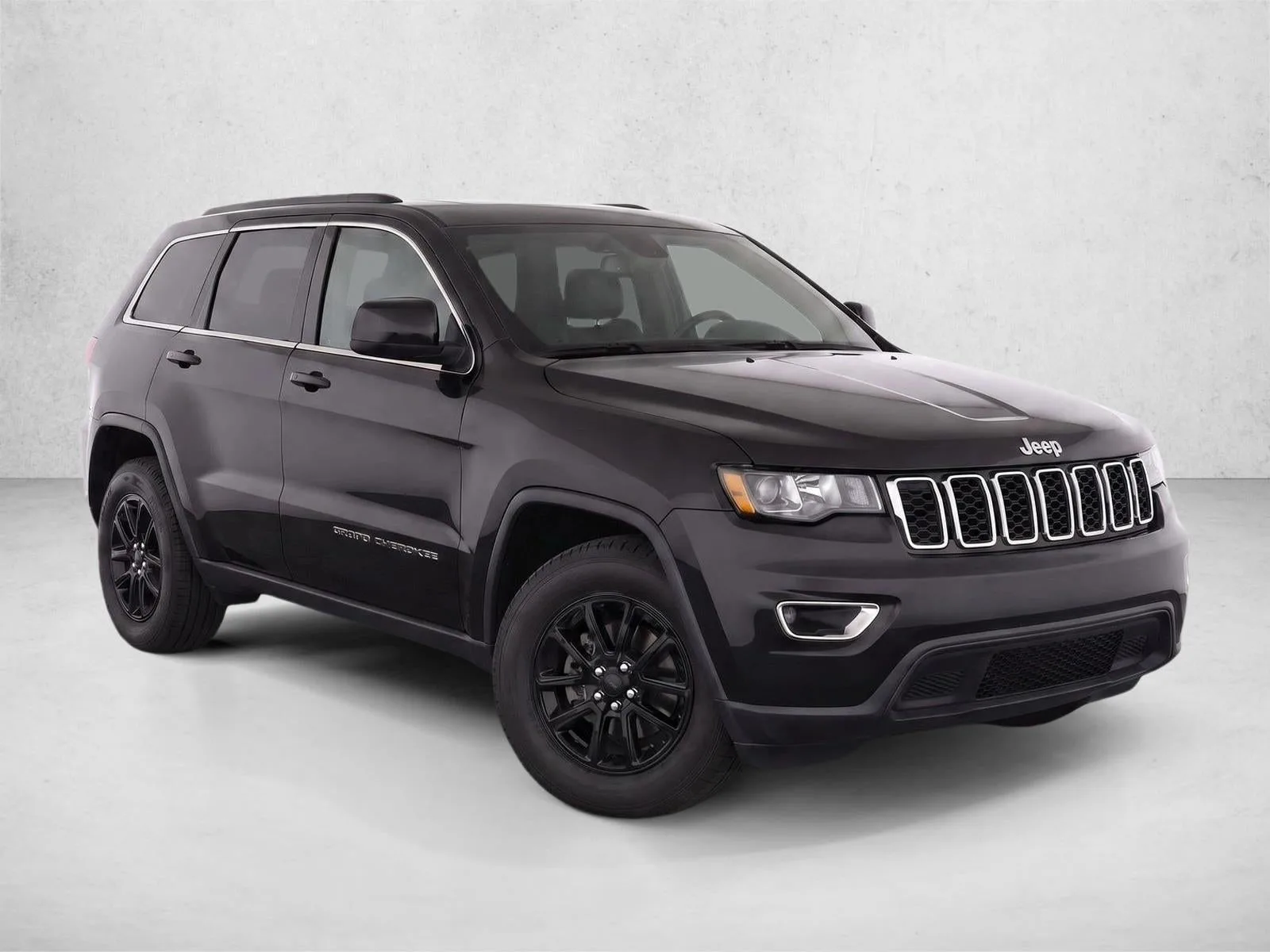 2018 Jeep Grand Cherokee Laredo 4x2 *Ltd Avail* photo 3