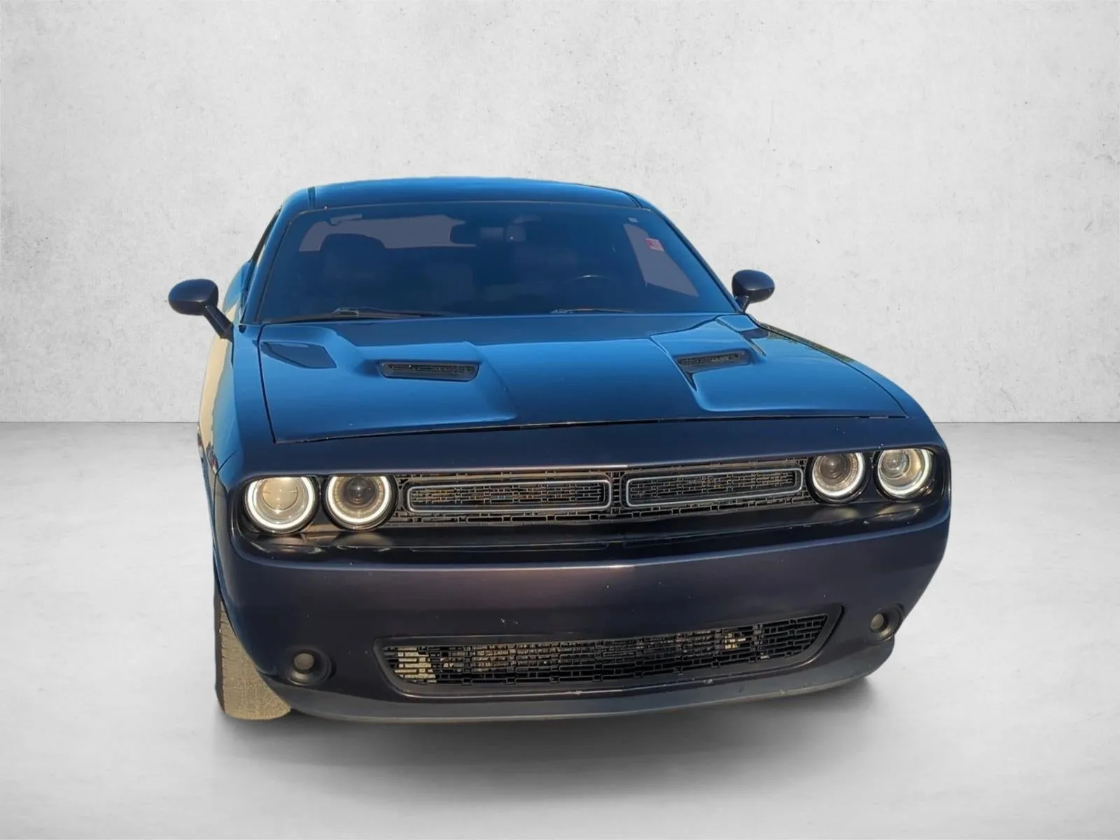 2018 Dodge Challenger SXT RWD photo 2
