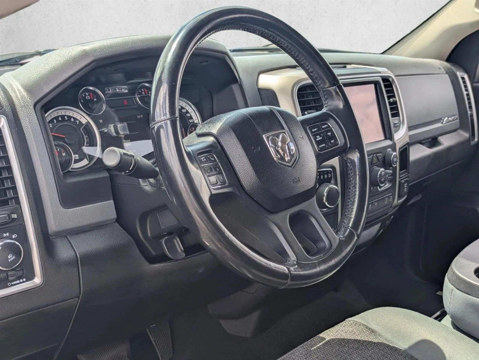 2019 RAM 1500 Classic Big Horn Crew Cab 4x2 6'4" Box photo 9