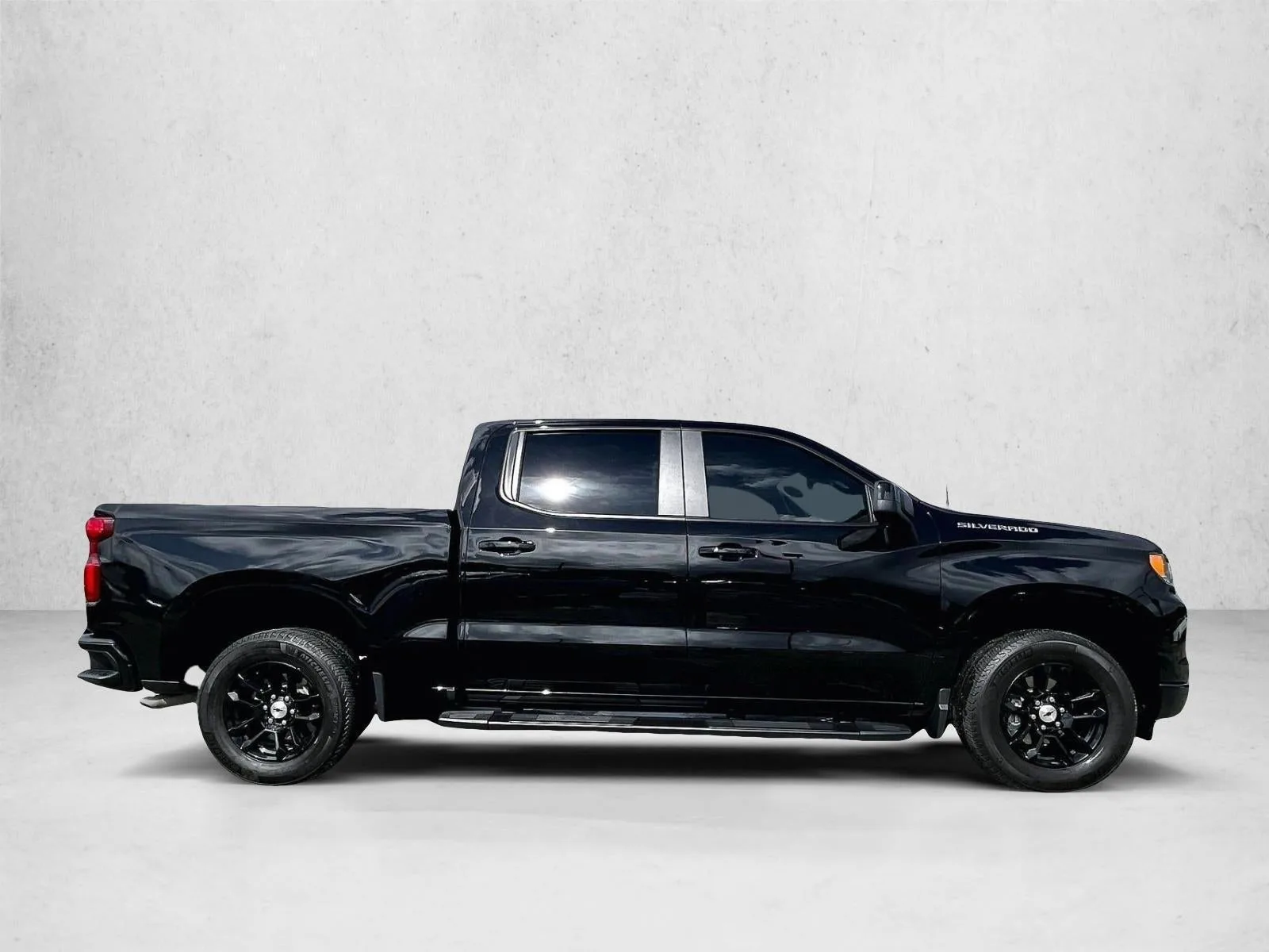 2025 Chevrolet Silverado 1500 RST photo 5