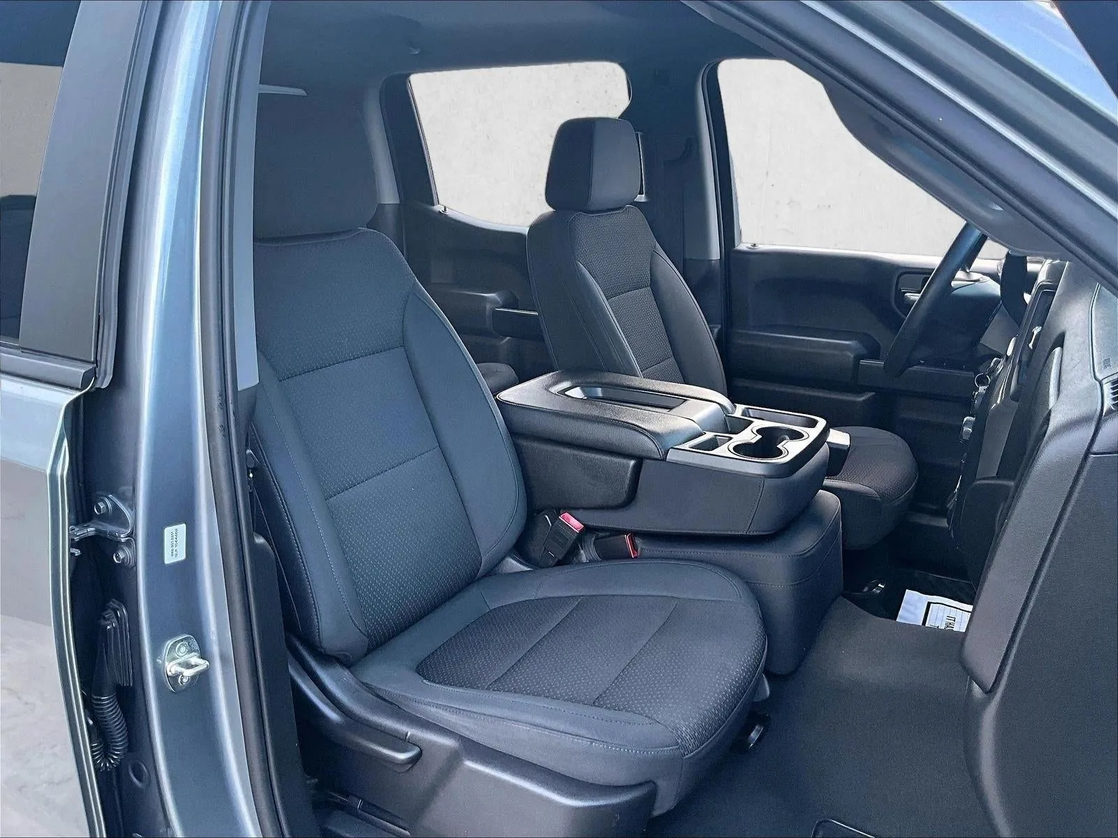 2019 Chevrolet Silverado 1500 Custom photo 9