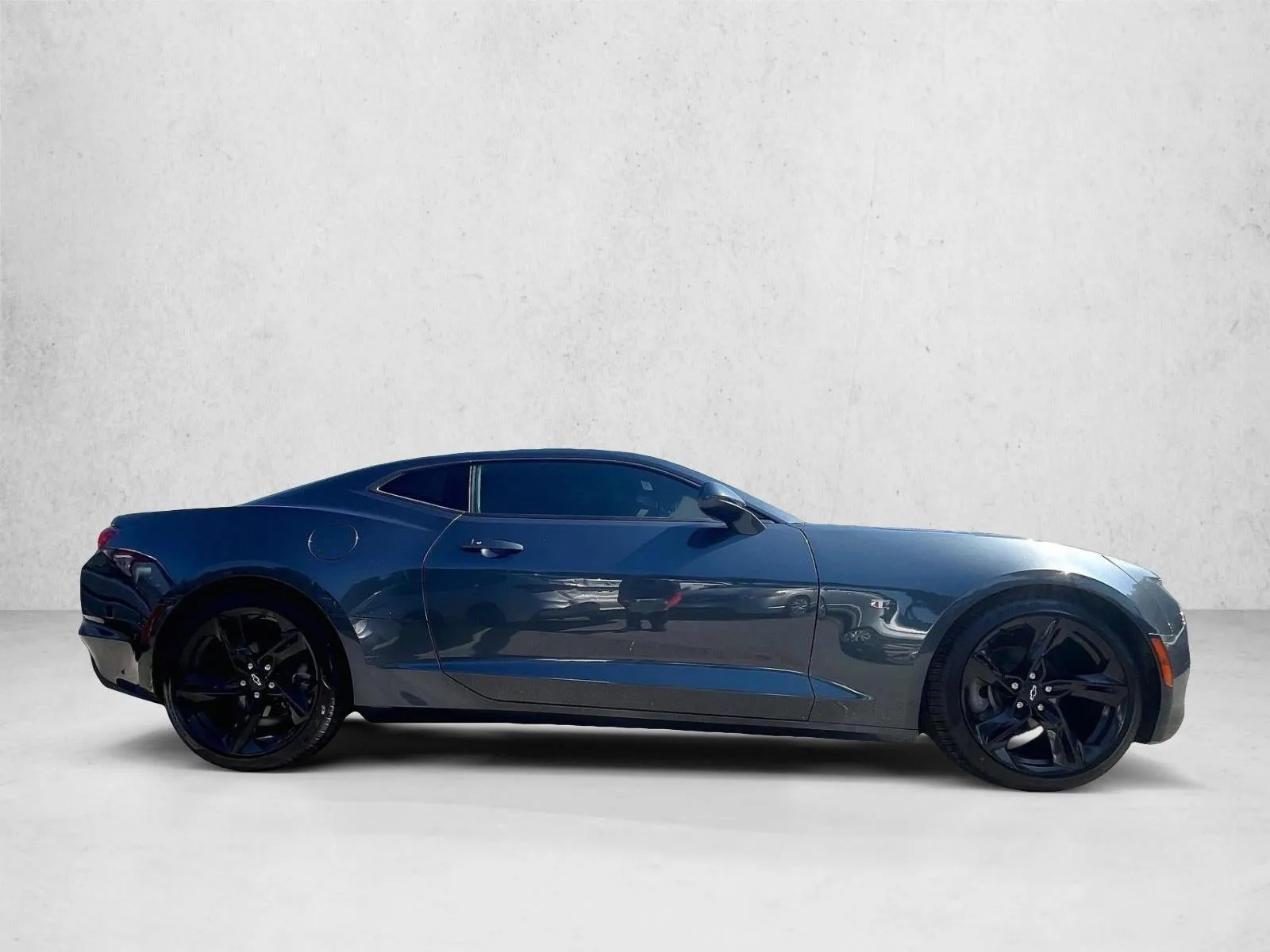 2023 Chevrolet Camaro 1LT photo 4