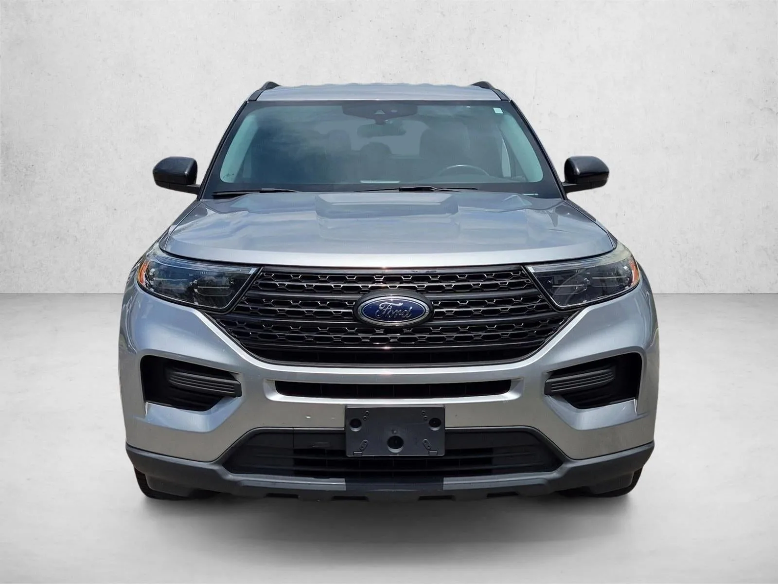 2021 Ford Explorer XLT RWD photo 2