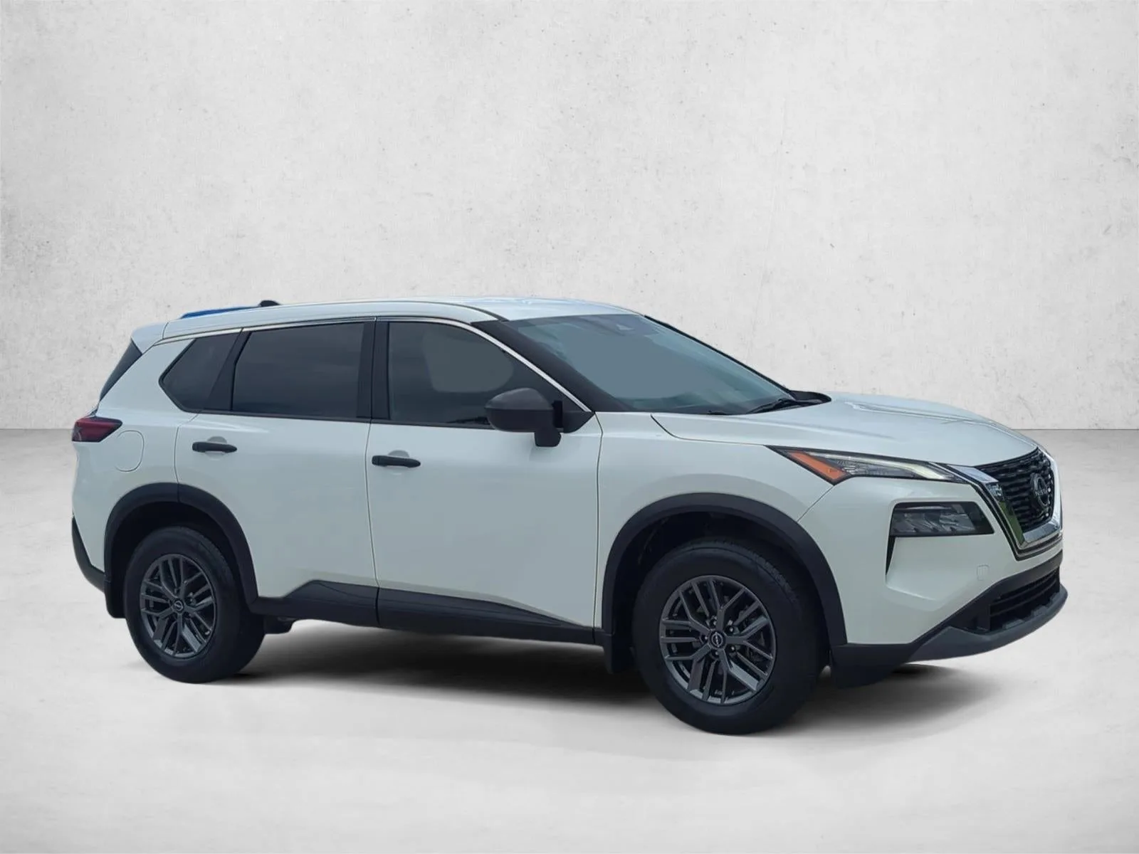 2023 Nissan Rogue FWD S photo 3