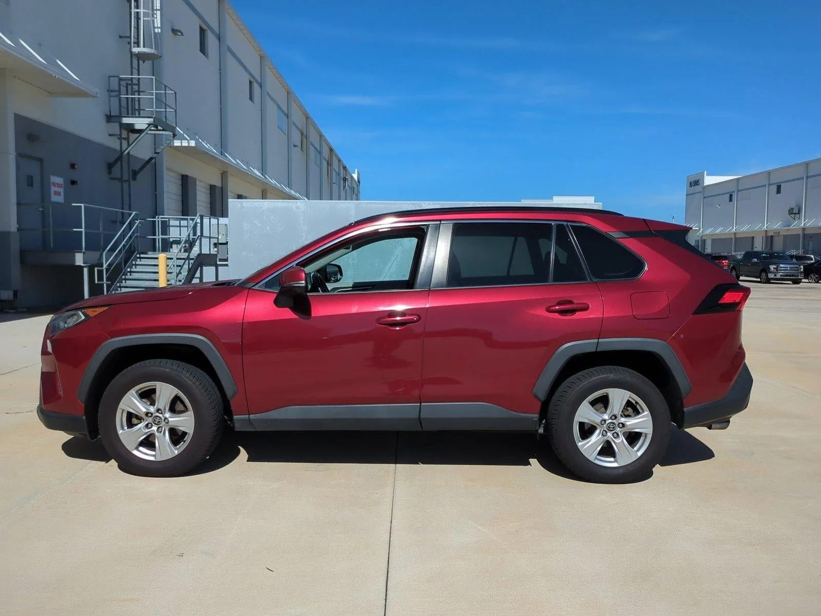 2021 Toyota RAV4 XLE FWD (GS) photo 8