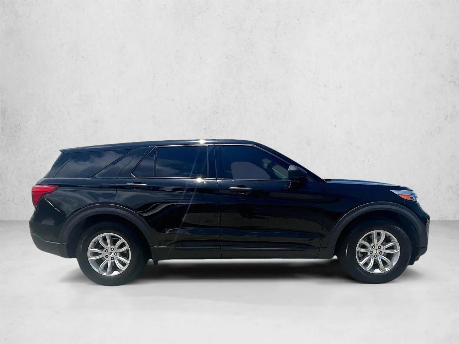2021 Ford Explorer Base photo 5