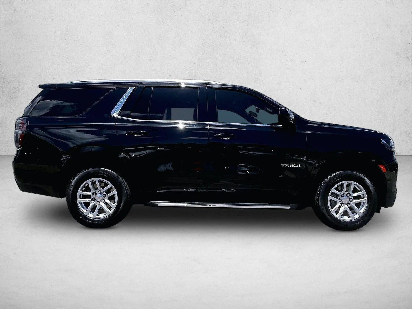 2024 Chevrolet Tahoe LS photo 5