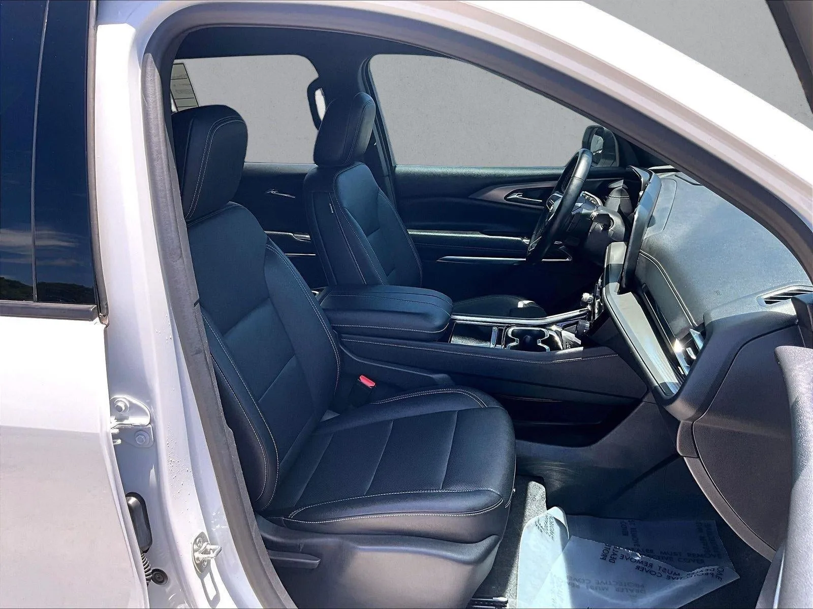 2024 Chevrolet Traverse LT photo 9