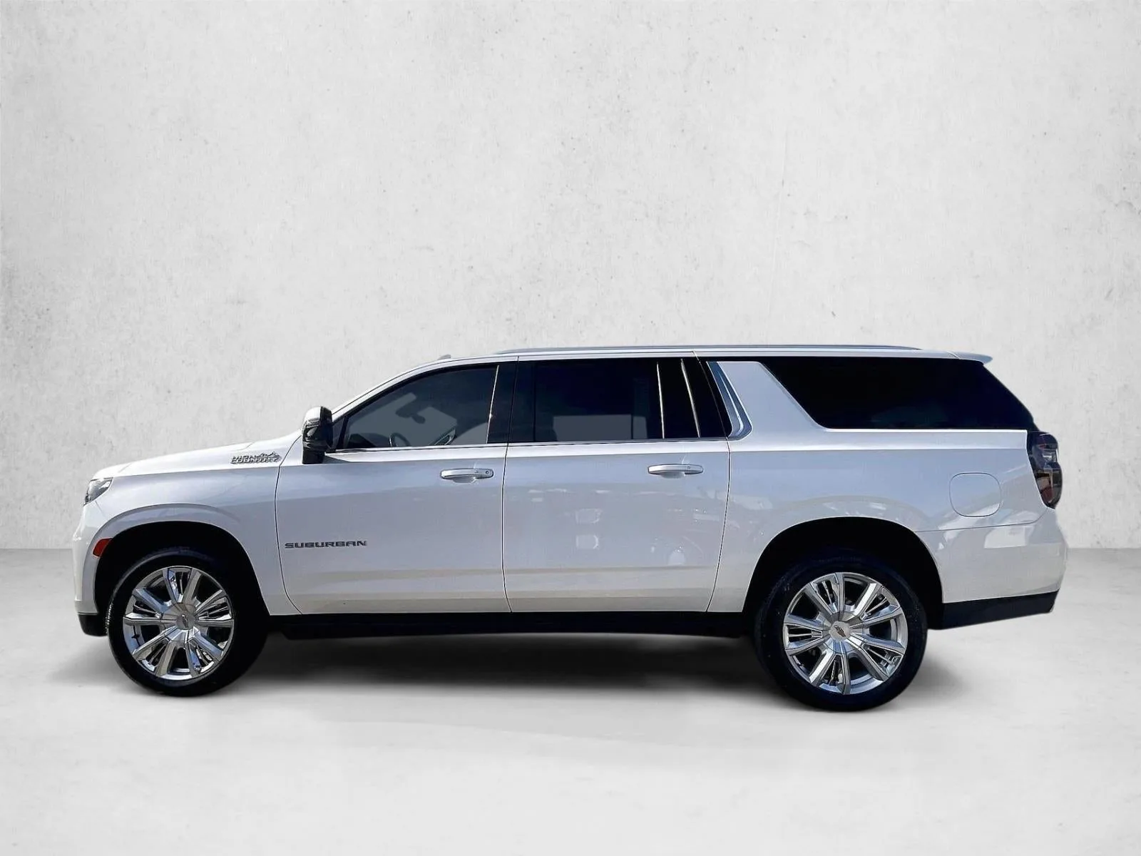 2024 Chevrolet Suburban High Country photo 6