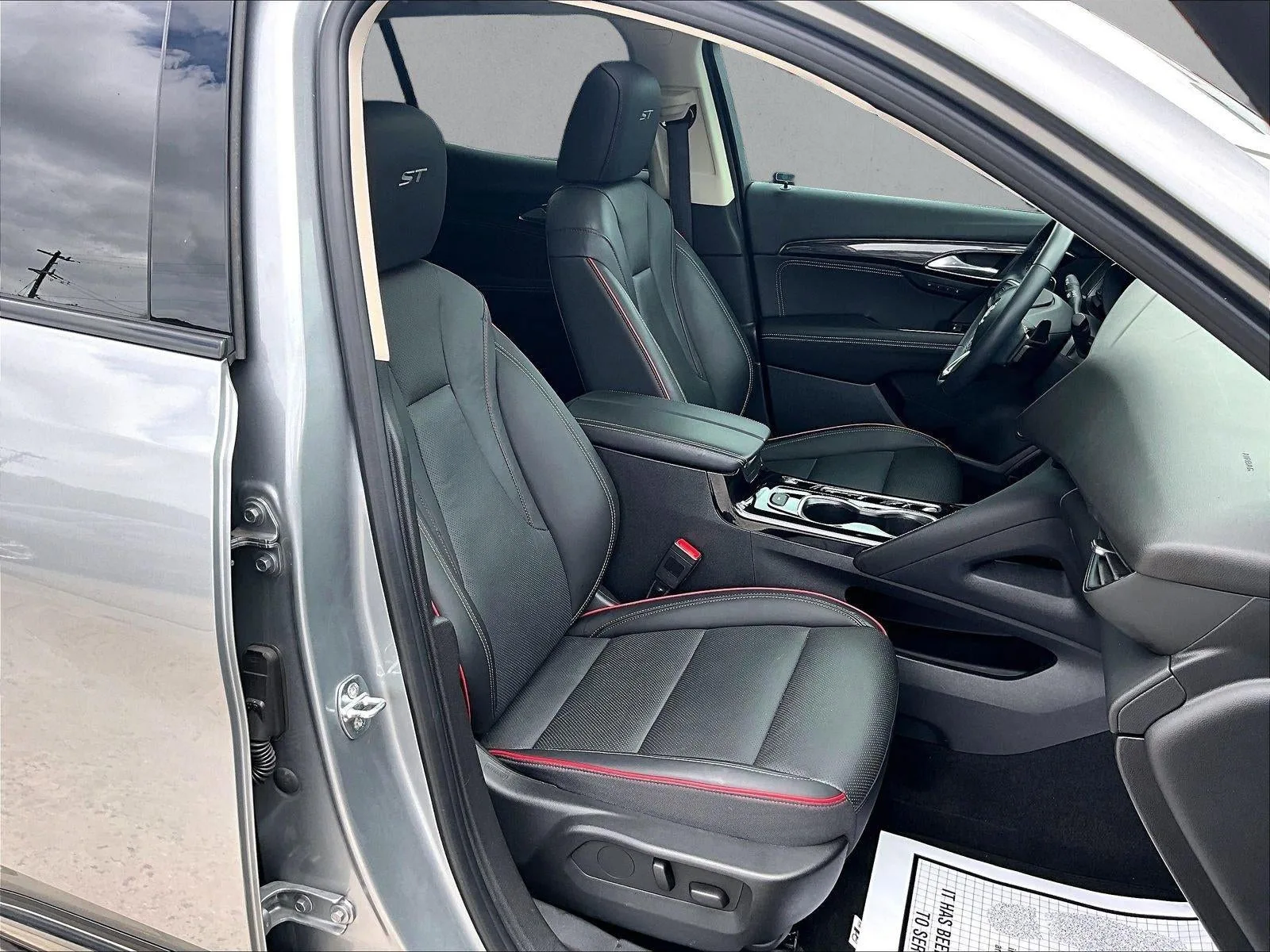 2023 Buick Envision Essence photo 9