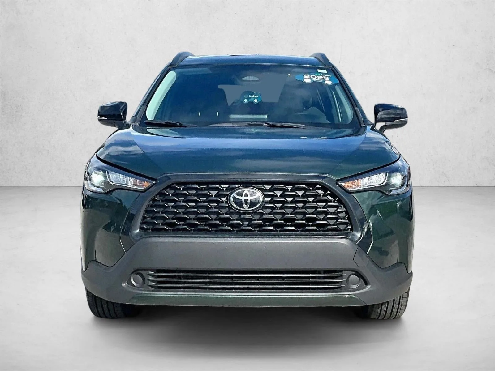 2025 Toyota Corolla Cross LE photo 3