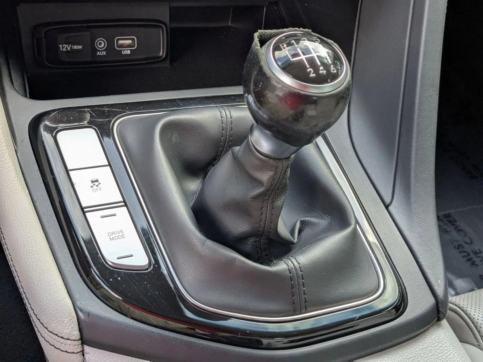 2020 Genesis G70 2.0T Sport RWD photo 12