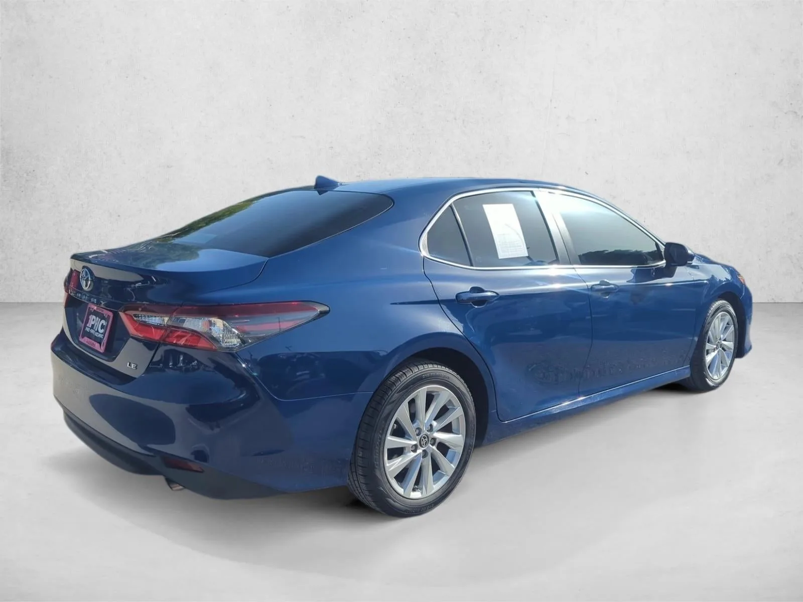 2023 Toyota Camry LE Auto (SE) photo 5