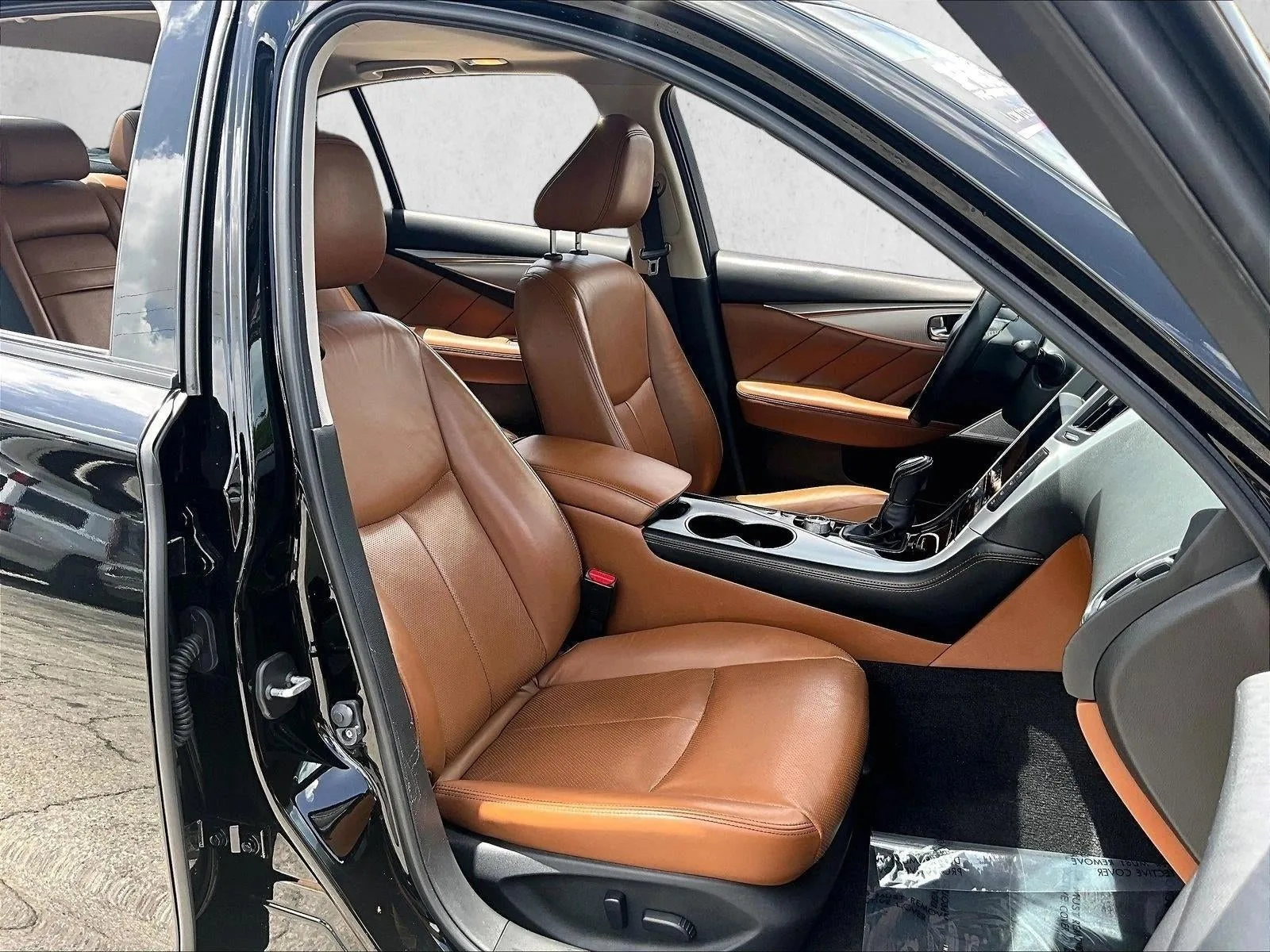 2024 INFINITI Q50 LUXE photo 9