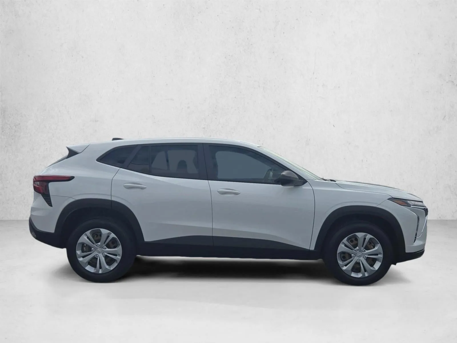 2025 Chevrolet Trax LS photo 4