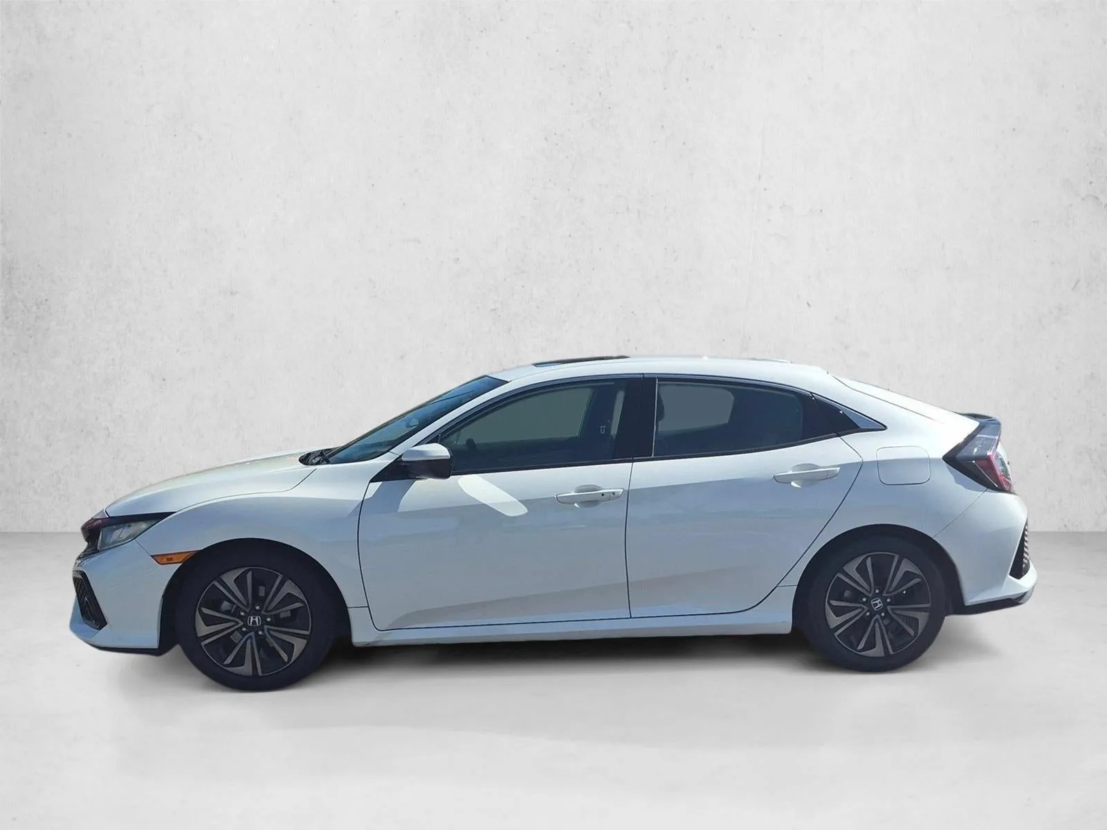 2018 Honda Civic Hatchback EX CVT photo 8