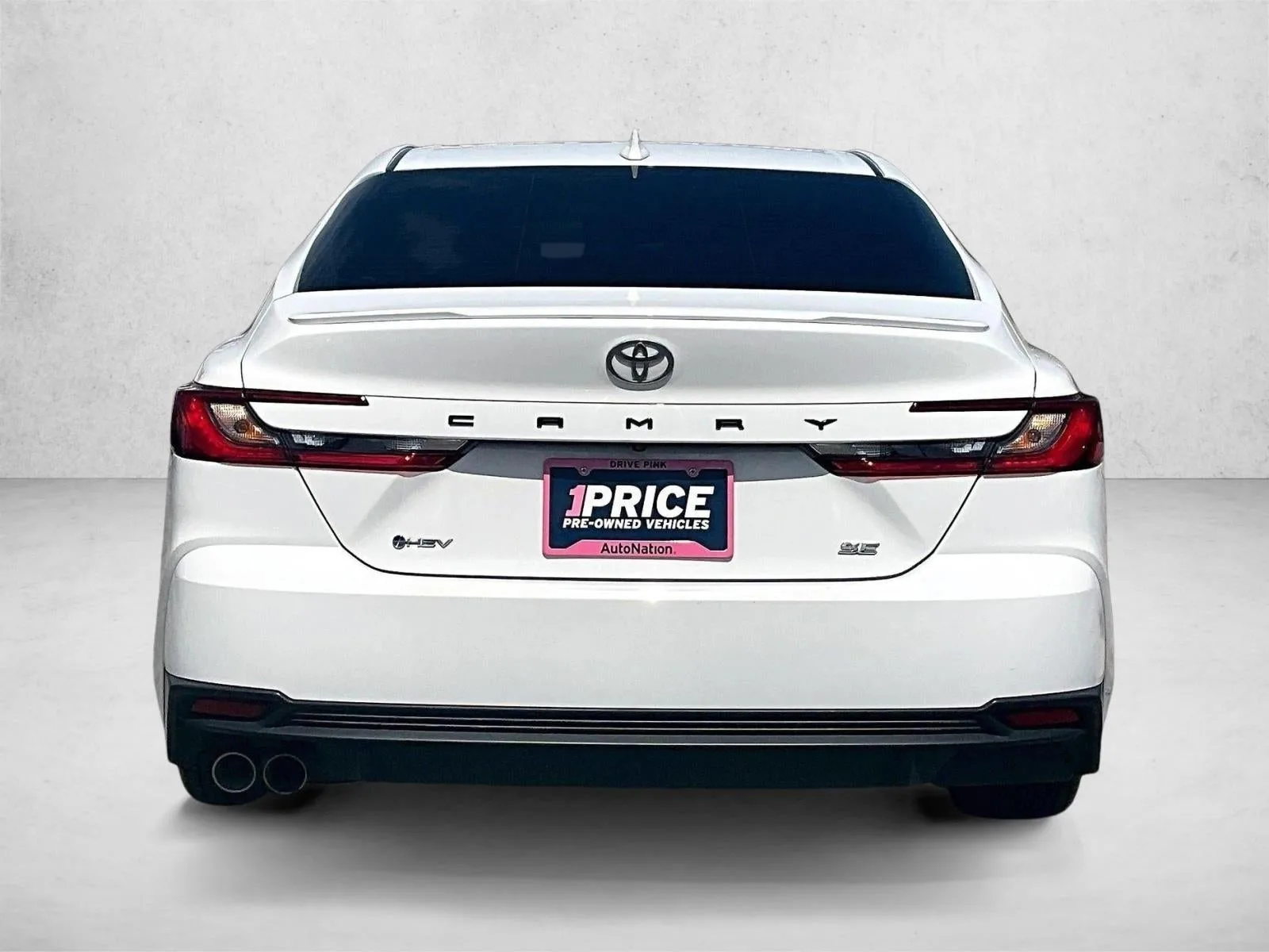 2025 Toyota Camry SE photo 4